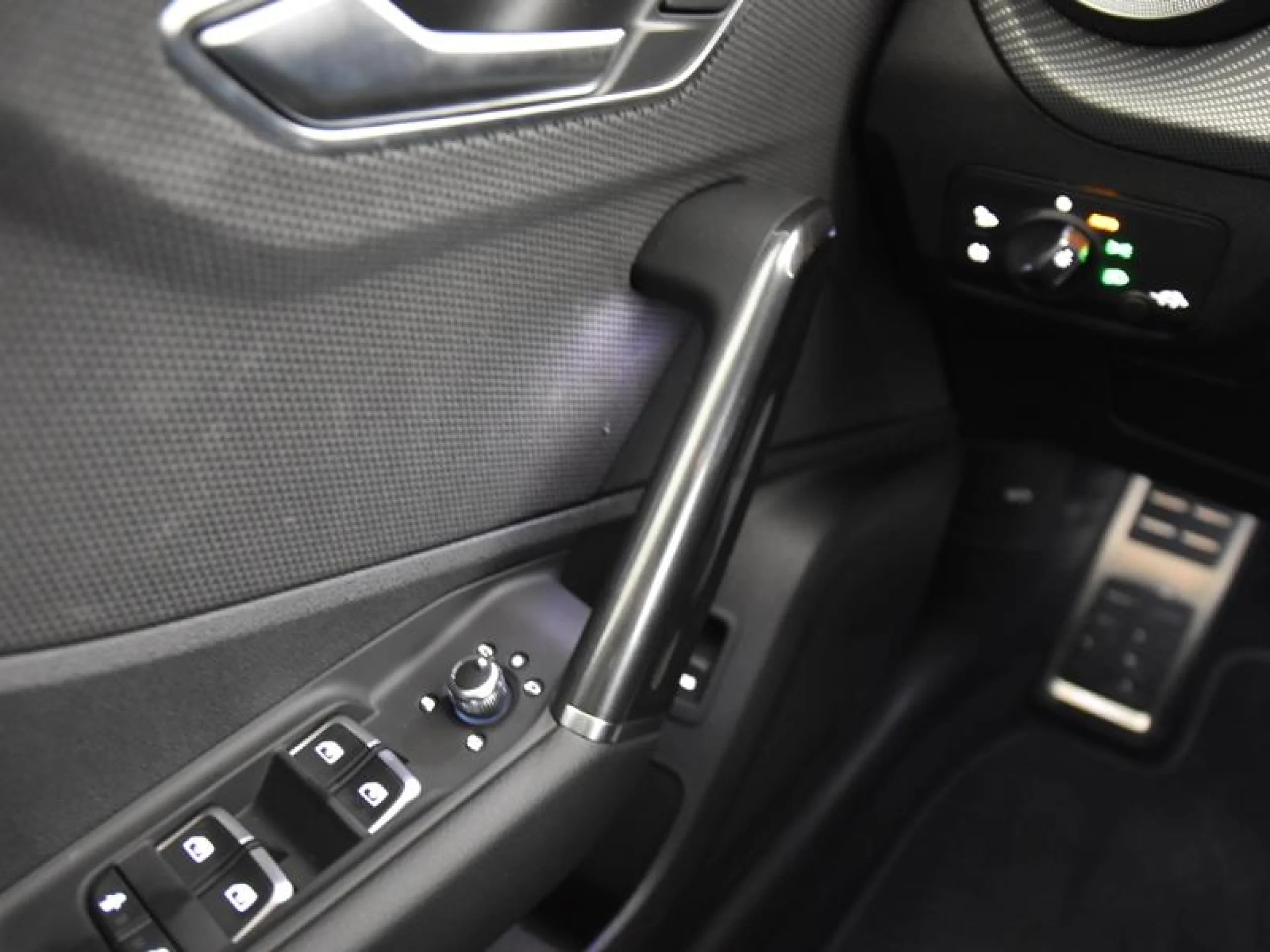 AUDI Q2 ADRENALIN BLACK ED 35 TDI 110KW S TRONIC - Foto 18