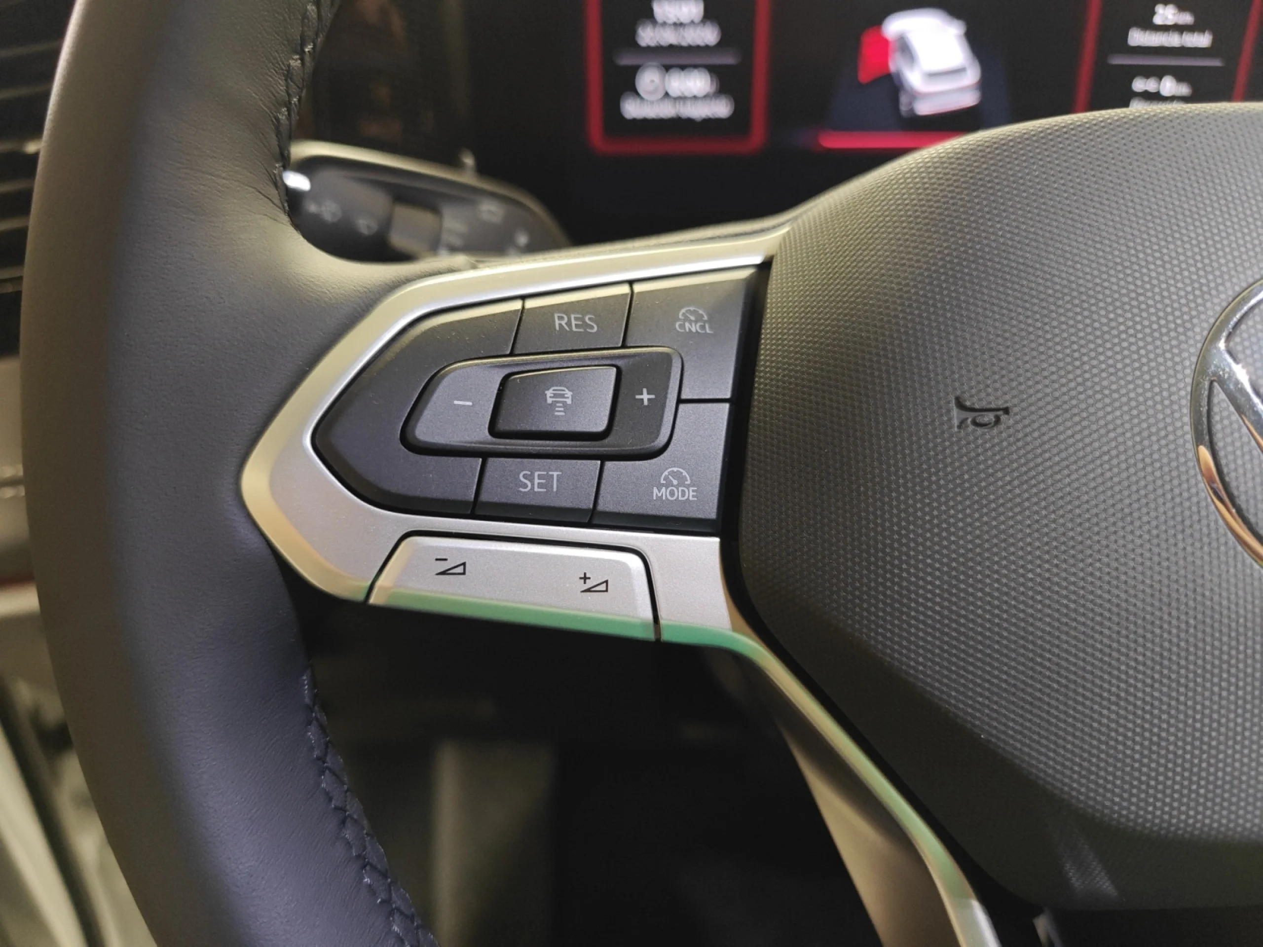 VOLKSWAGEN TIGUAN ··MÁS·· 1.5 TSI EHYBRID 150KW (204CV) DSG - Foto 11