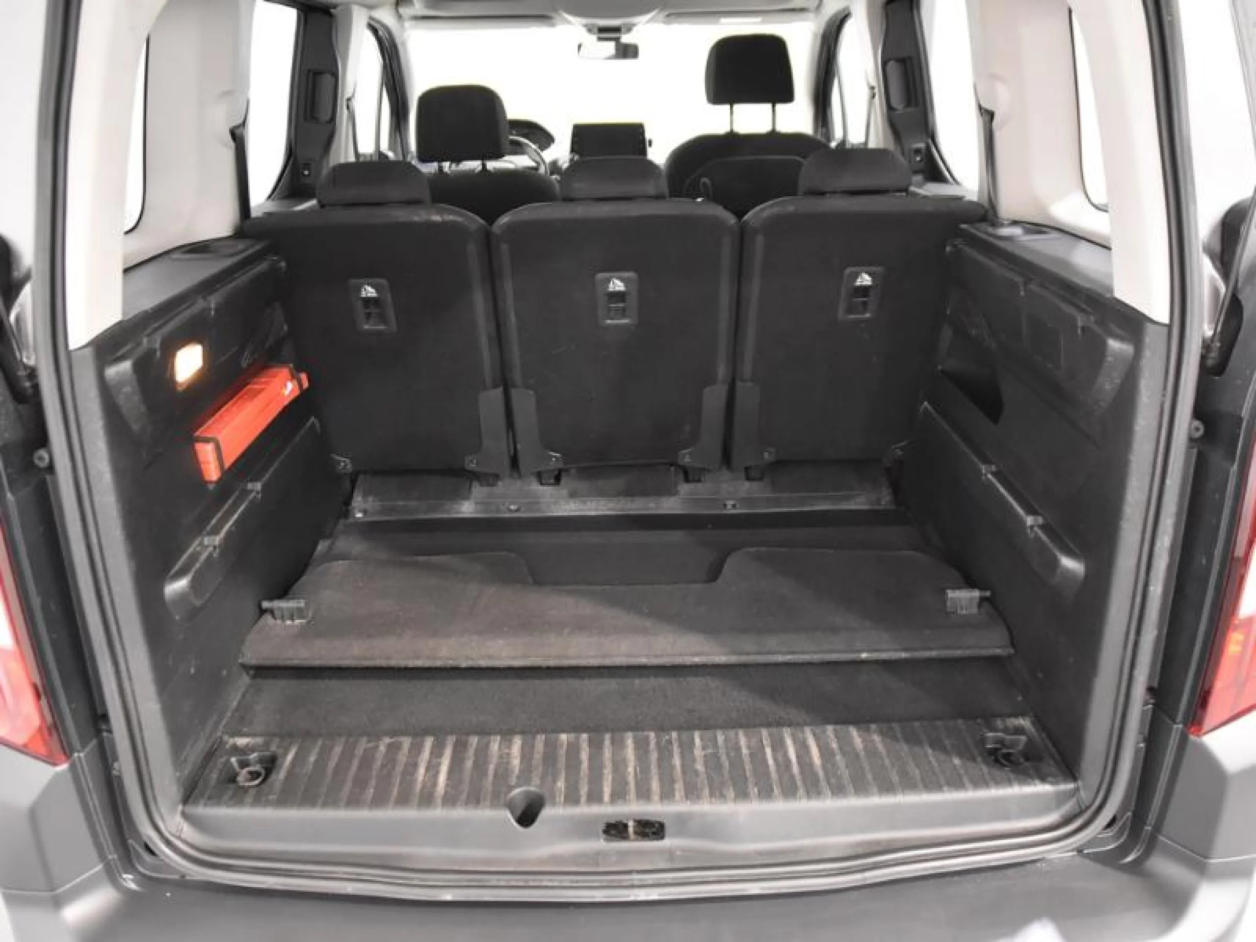 PEUGEOT Rifter ALLURE STANDARD BLUEHDI 73KW - Foto 7