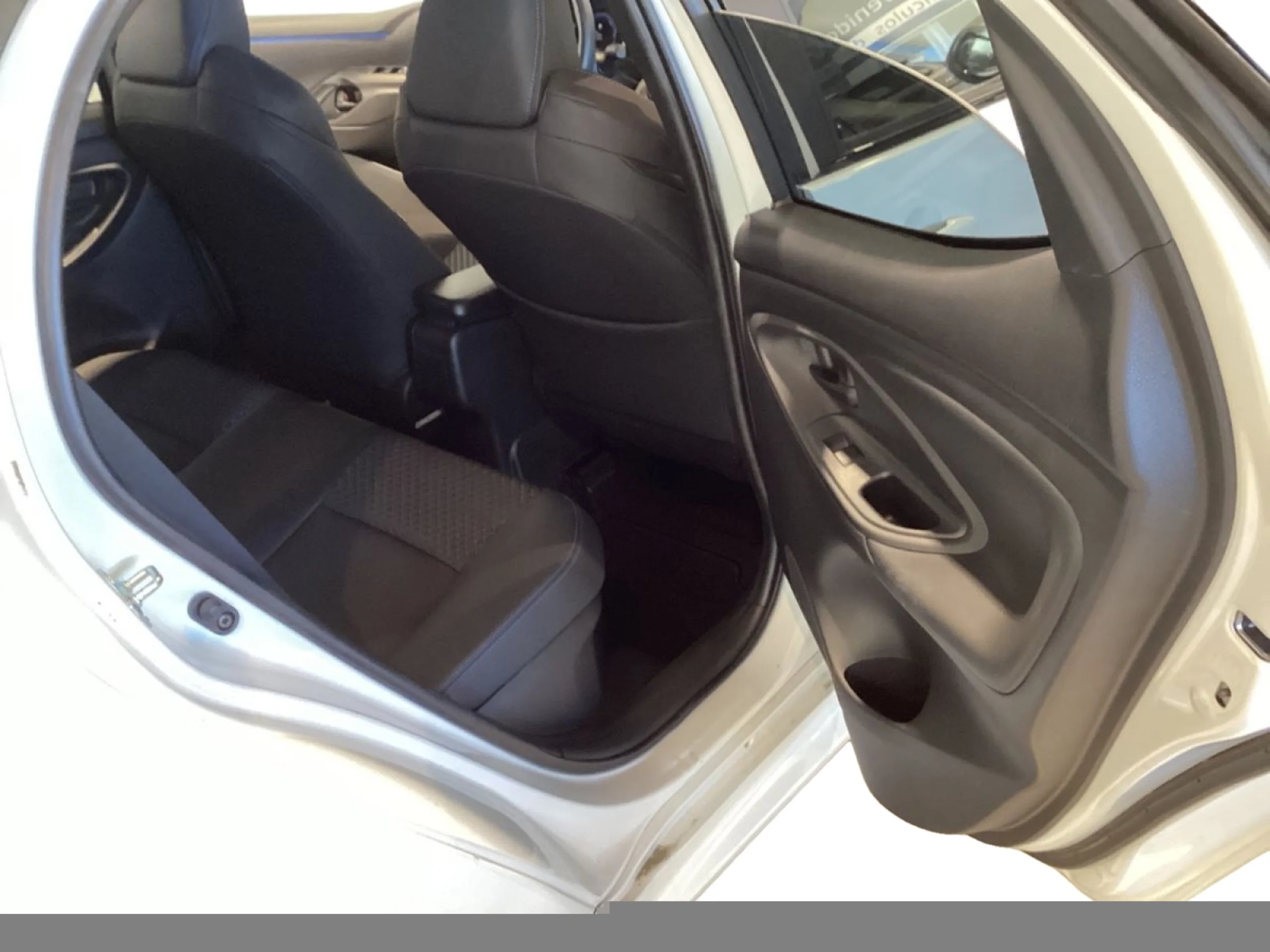 TOYOTA Yaris 1.5 130H PREMIERE EDITION - Foto 12