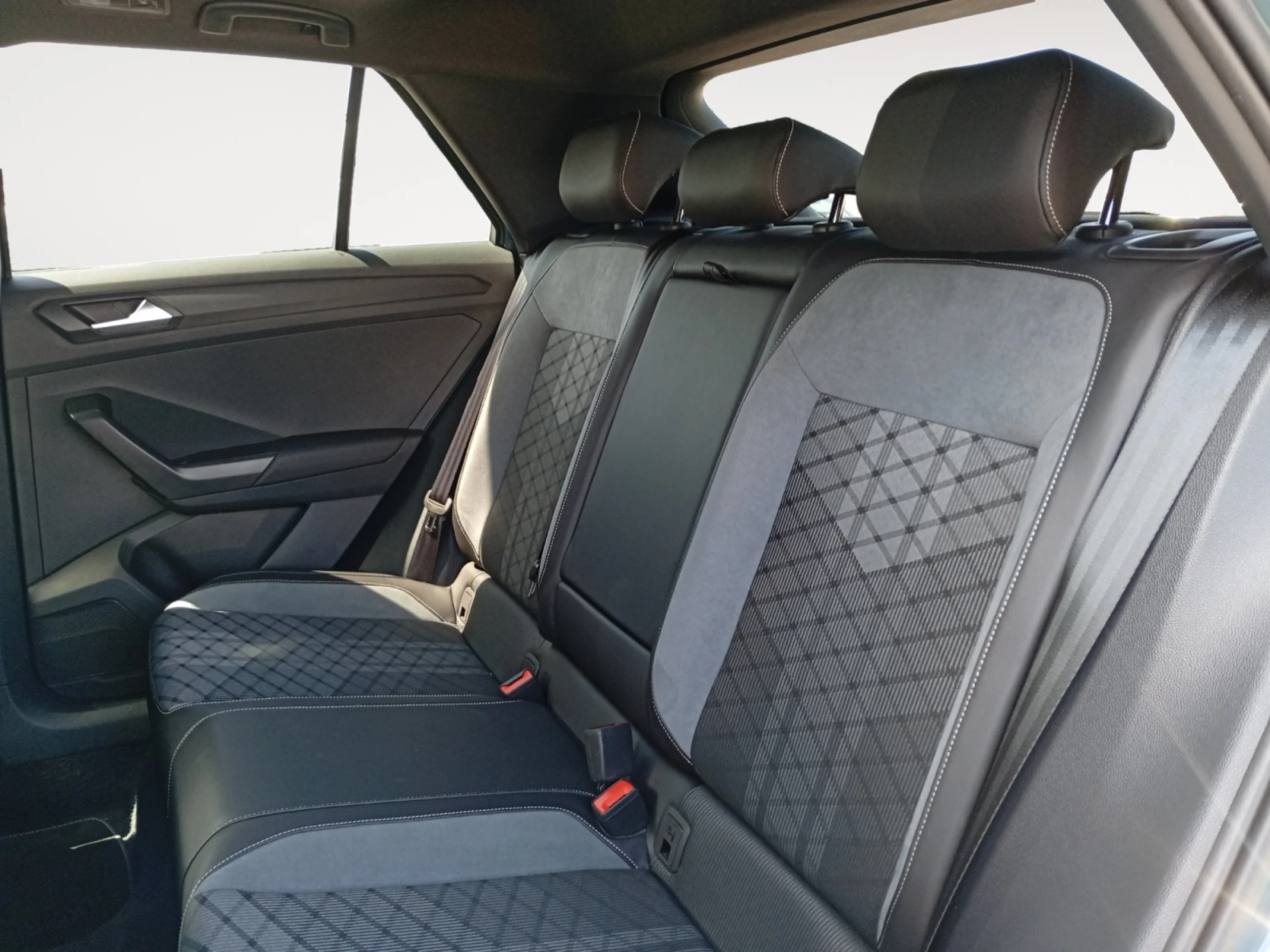 VOLKSWAGEN T ROC R LINE 2.0 TDI 110KW (150CV) DSG - Foto 6
