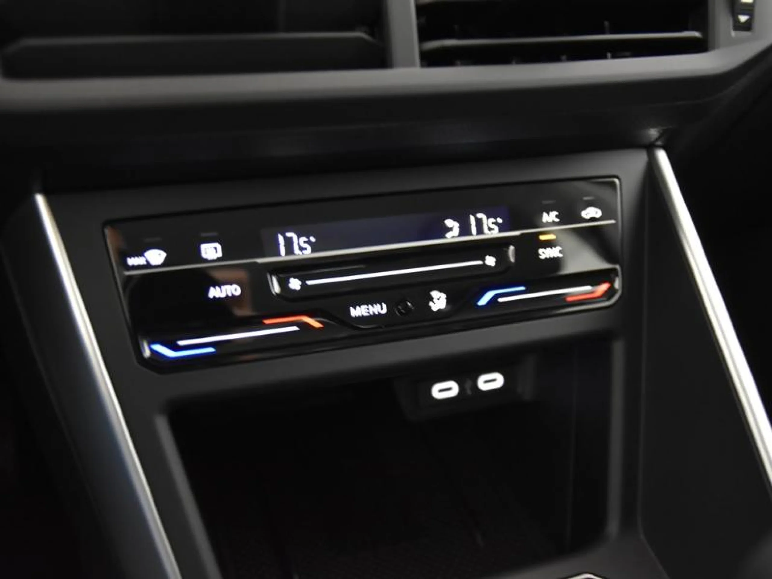 VOLKSWAGEN POLO POLO MÁS 1.0 TSI 70 KW (95 CV)  5 VEL. - Foto 11