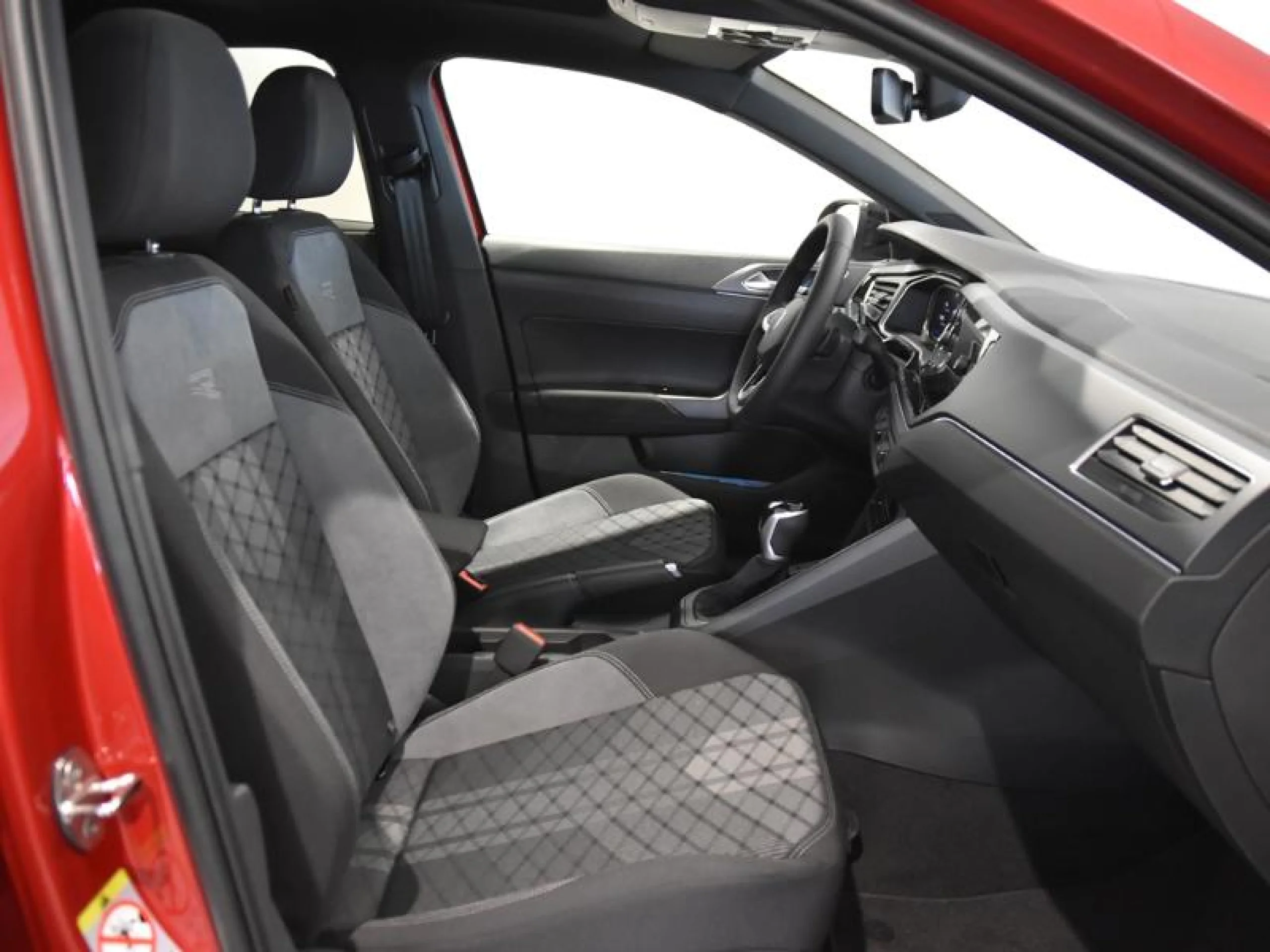 VOLKSWAGEN TAIGO TAIGO R LINE  1.0 TSI 85 KW (116 CV )  6 VEL. - Foto 5