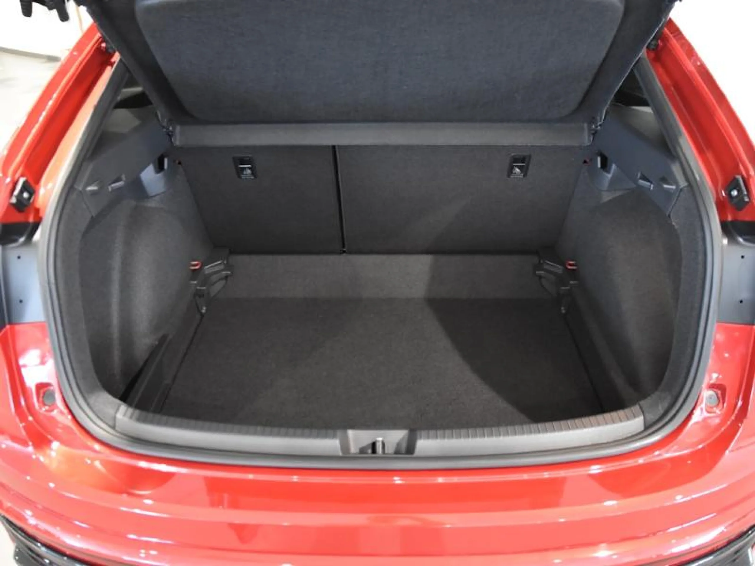 VOLKSWAGEN TAIGO TAIGO R LINE  1.0 TSI 85 KW (116 CV )  6 VEL. - Foto 7
