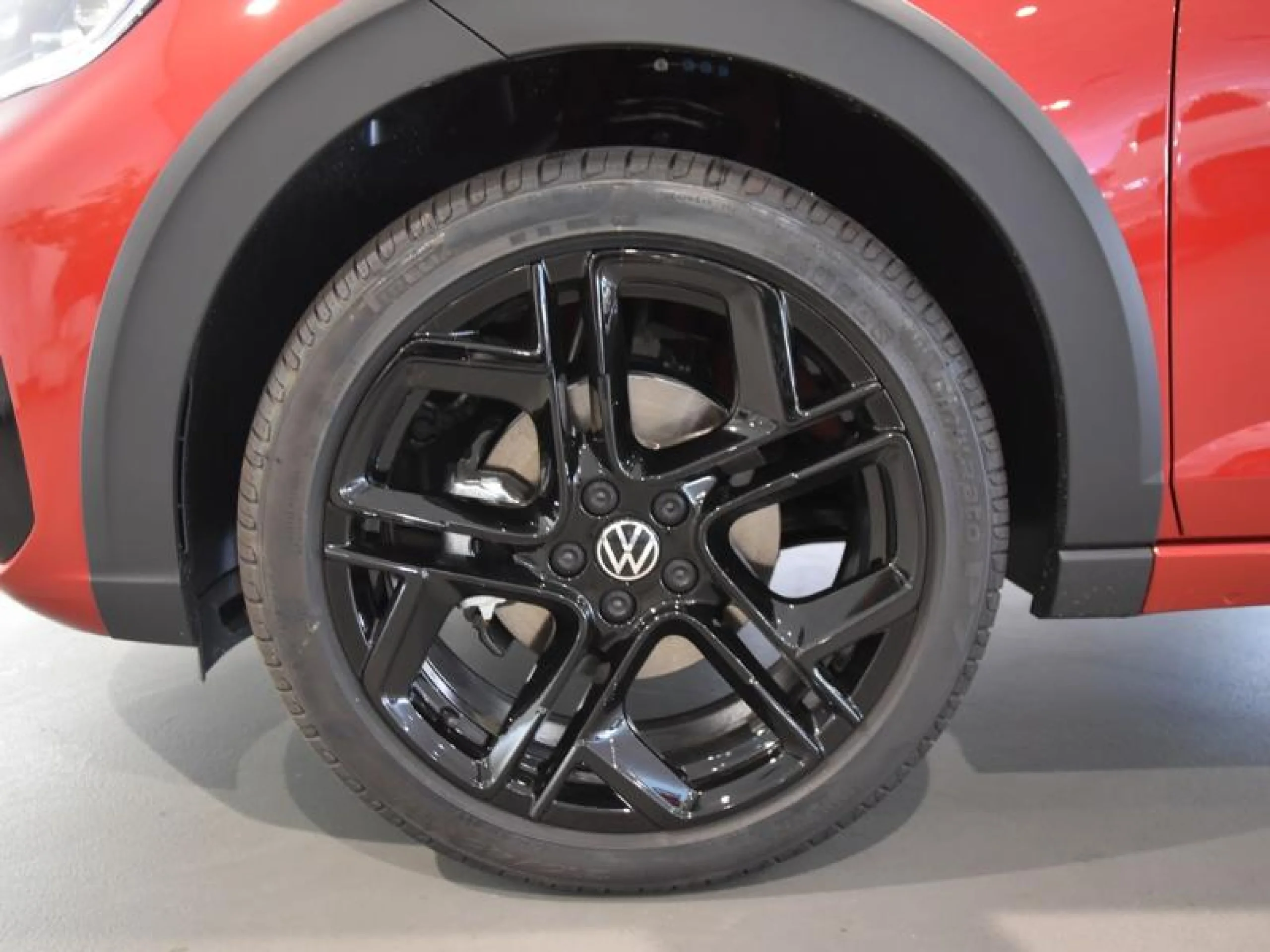 VOLKSWAGEN TAIGO TAIGO R LINE  1.0 TSI 85 KW (116 CV )  6 VEL. - Foto 8