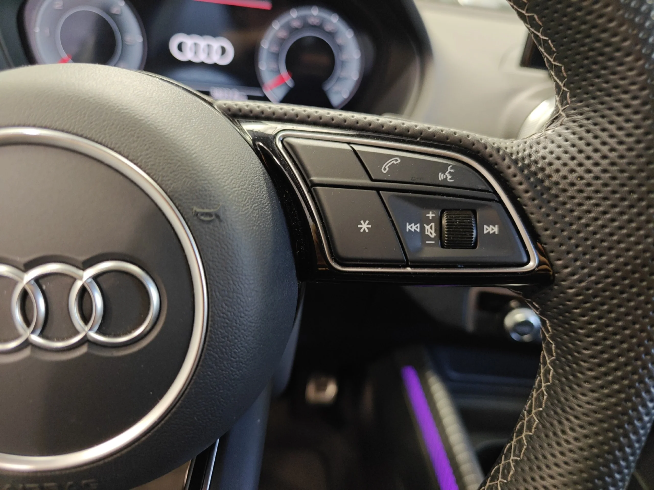AUDI Q2 ADRENALIN EDITION 35 TDI 110KW S TRONIC - Foto 10