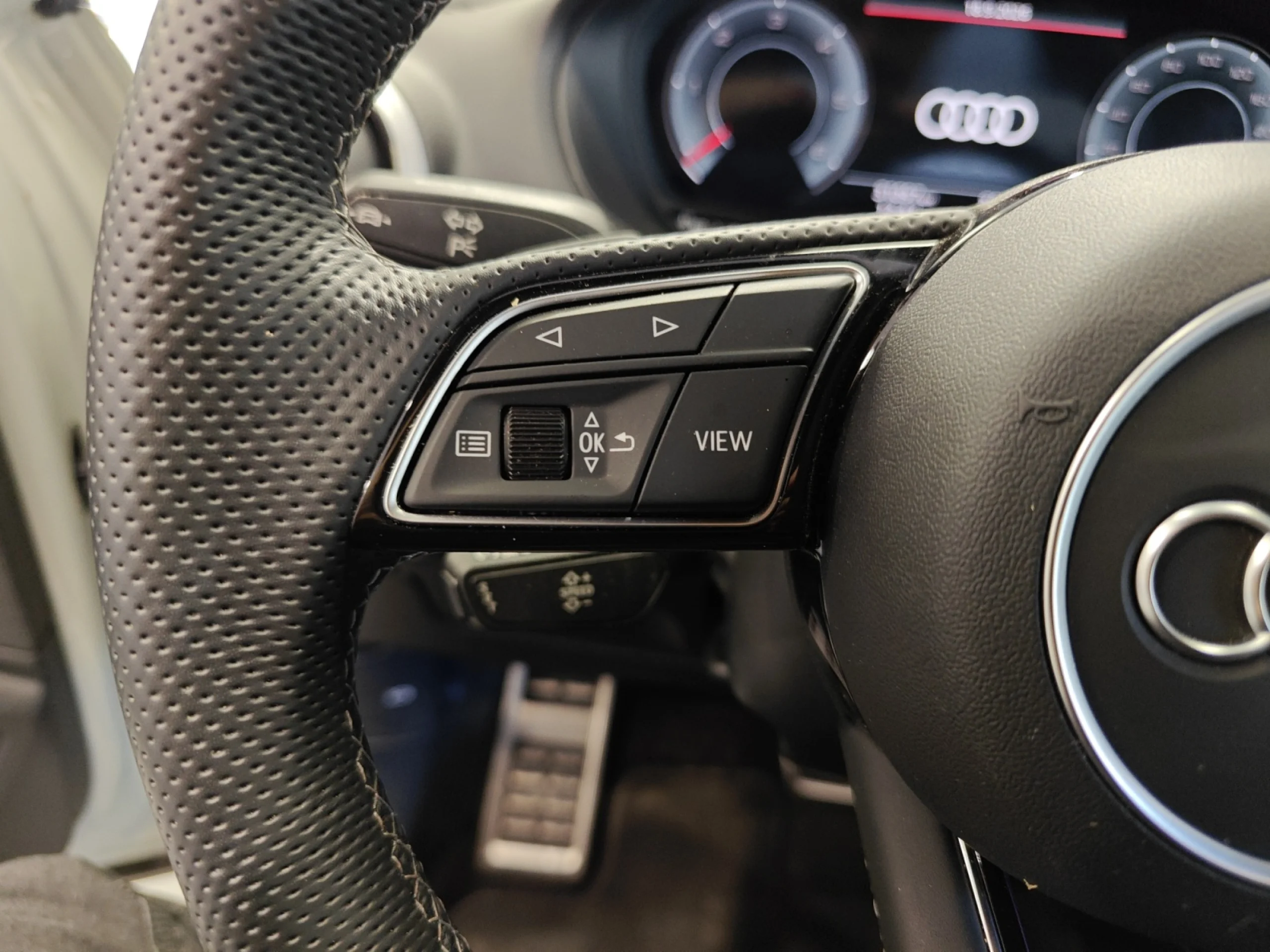 AUDI Q2 ADRENALIN EDITION 35 TDI 110KW S TRONIC - Foto 11
