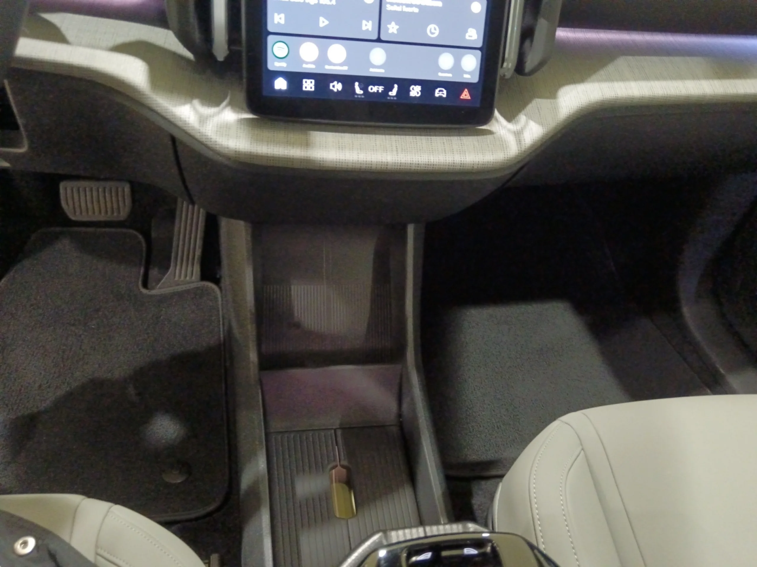 VOLVO EX30 SINGLE MOTOR EXTENDED RANGE PLUS AUTO - Foto 11