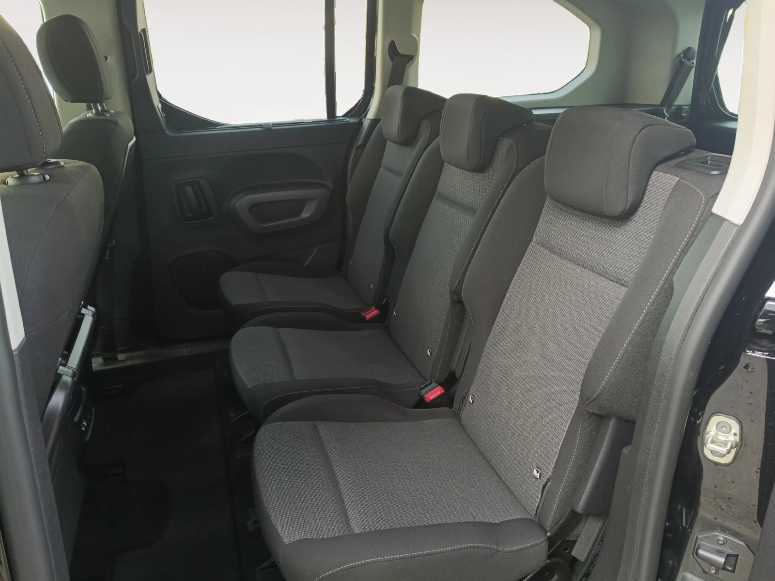 TOYOTA PROACE CITY VERSO 1.5D 96KW (130CV) FAMILY ADVANCE L1 - Foto 6