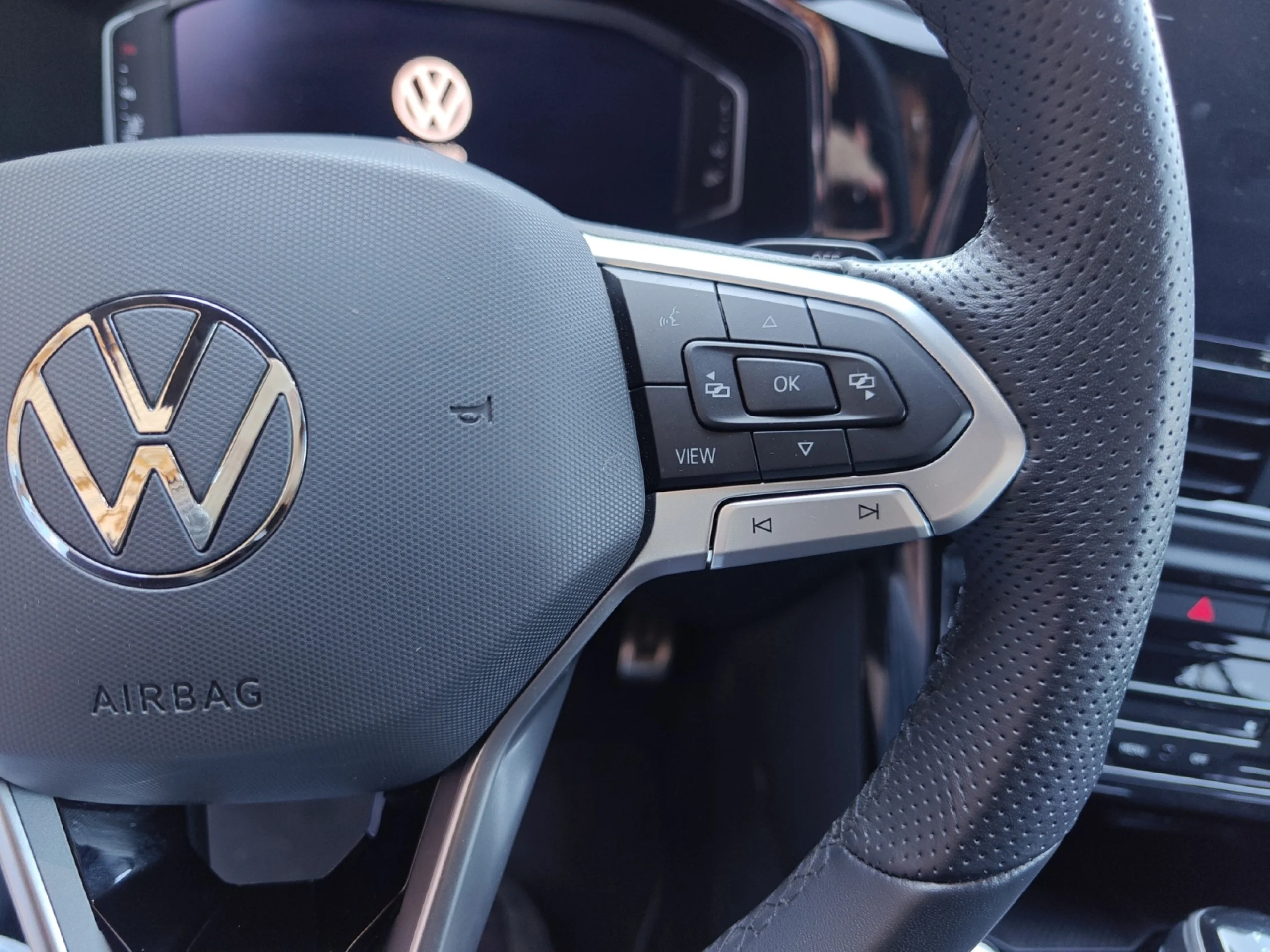 VOLKSWAGEN T ROC R LINE 1.5 TSI 110KW (150CV) - Foto 10