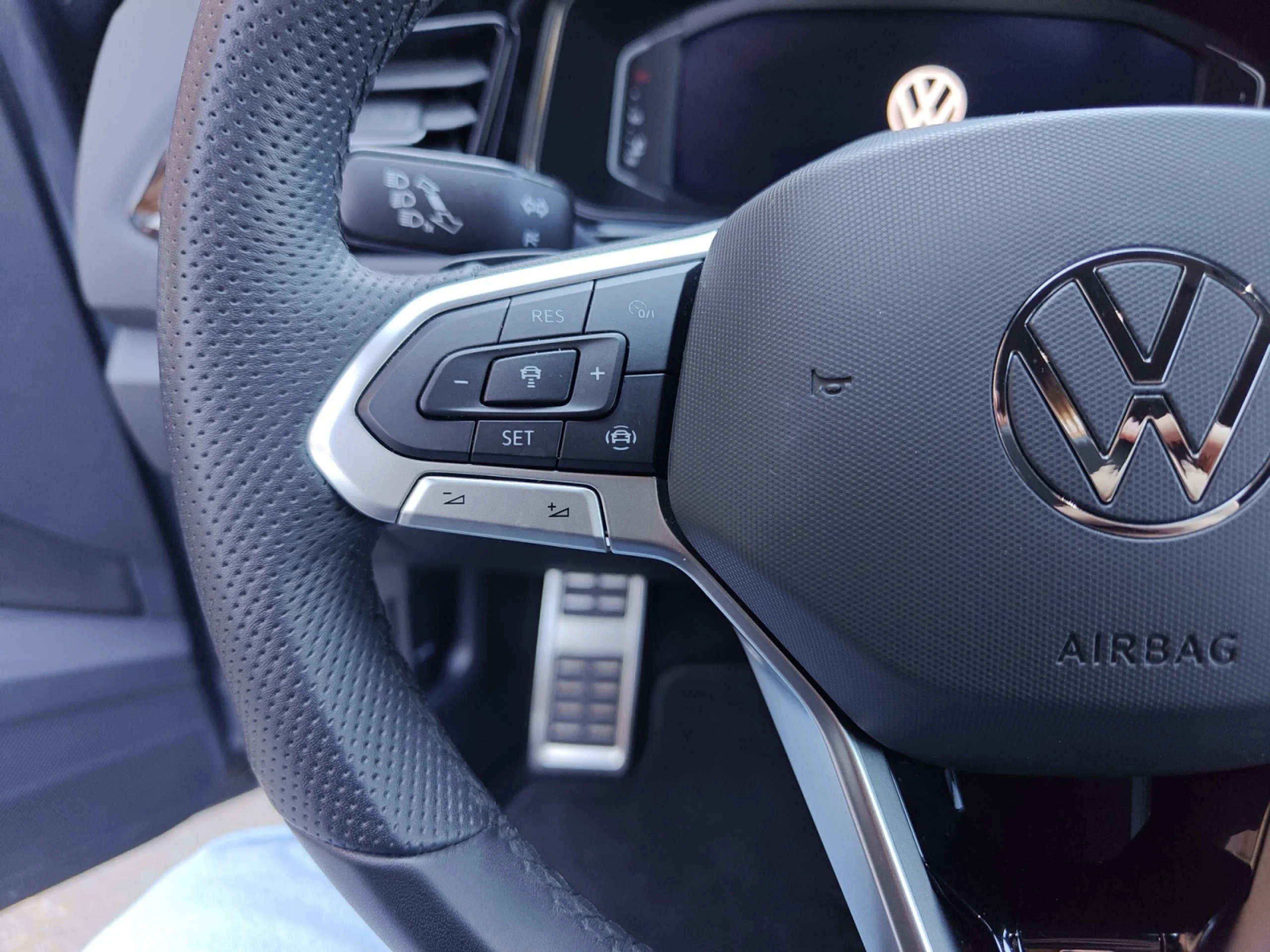 VOLKSWAGEN T ROC R LINE 1.5 TSI 110KW (150CV) DSG - Foto 11