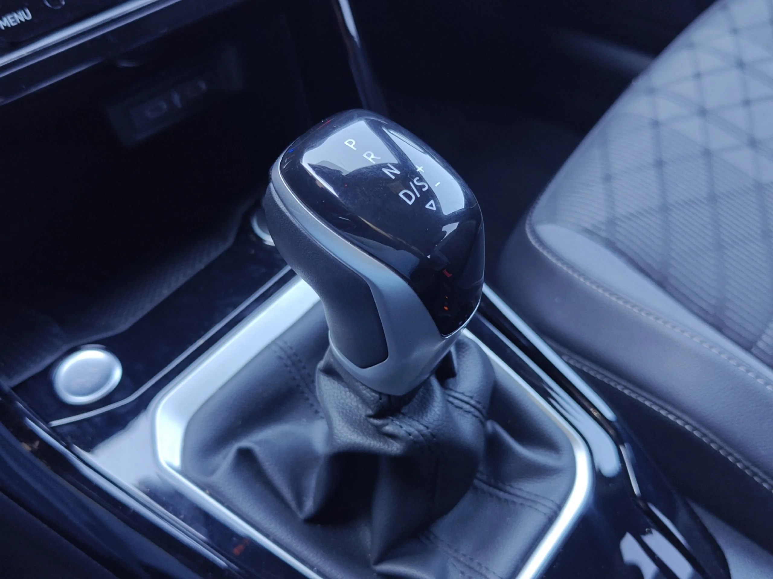 VOLKSWAGEN T ROC R LINE 1.5 TSI 110KW (150CV) DSG - Foto 17