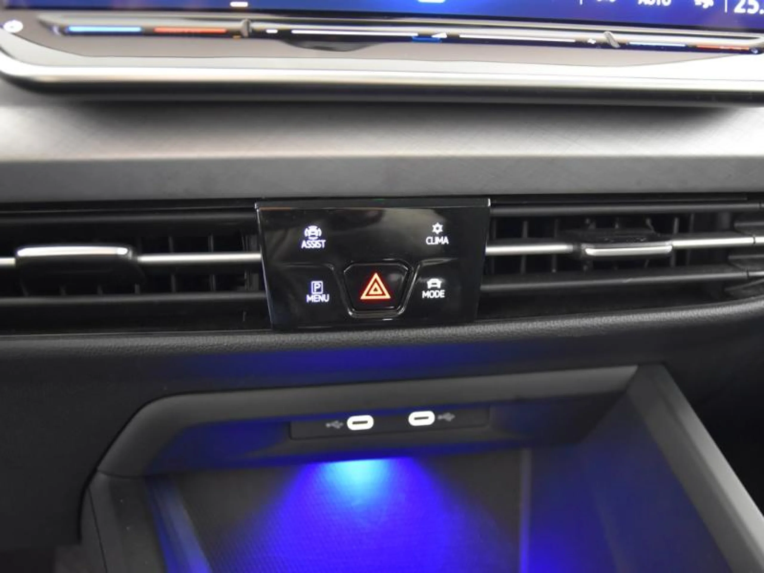 VOLKSWAGEN GOLF LIFE 2.0 TDI 85KW (115CV) - Foto 11