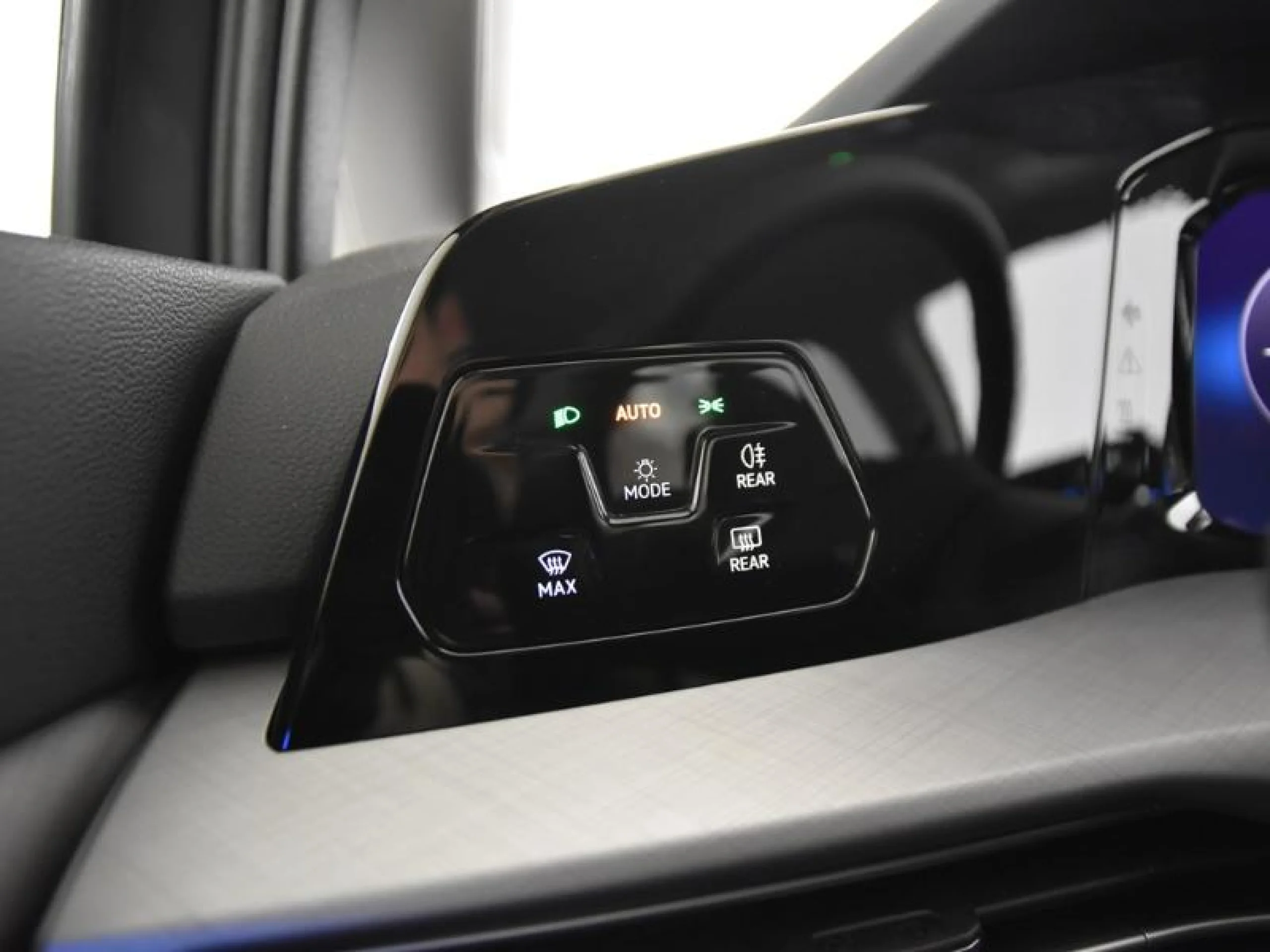 VOLKSWAGEN GOLF LIFE 2.0 TDI 85KW (115CV) - Foto 19