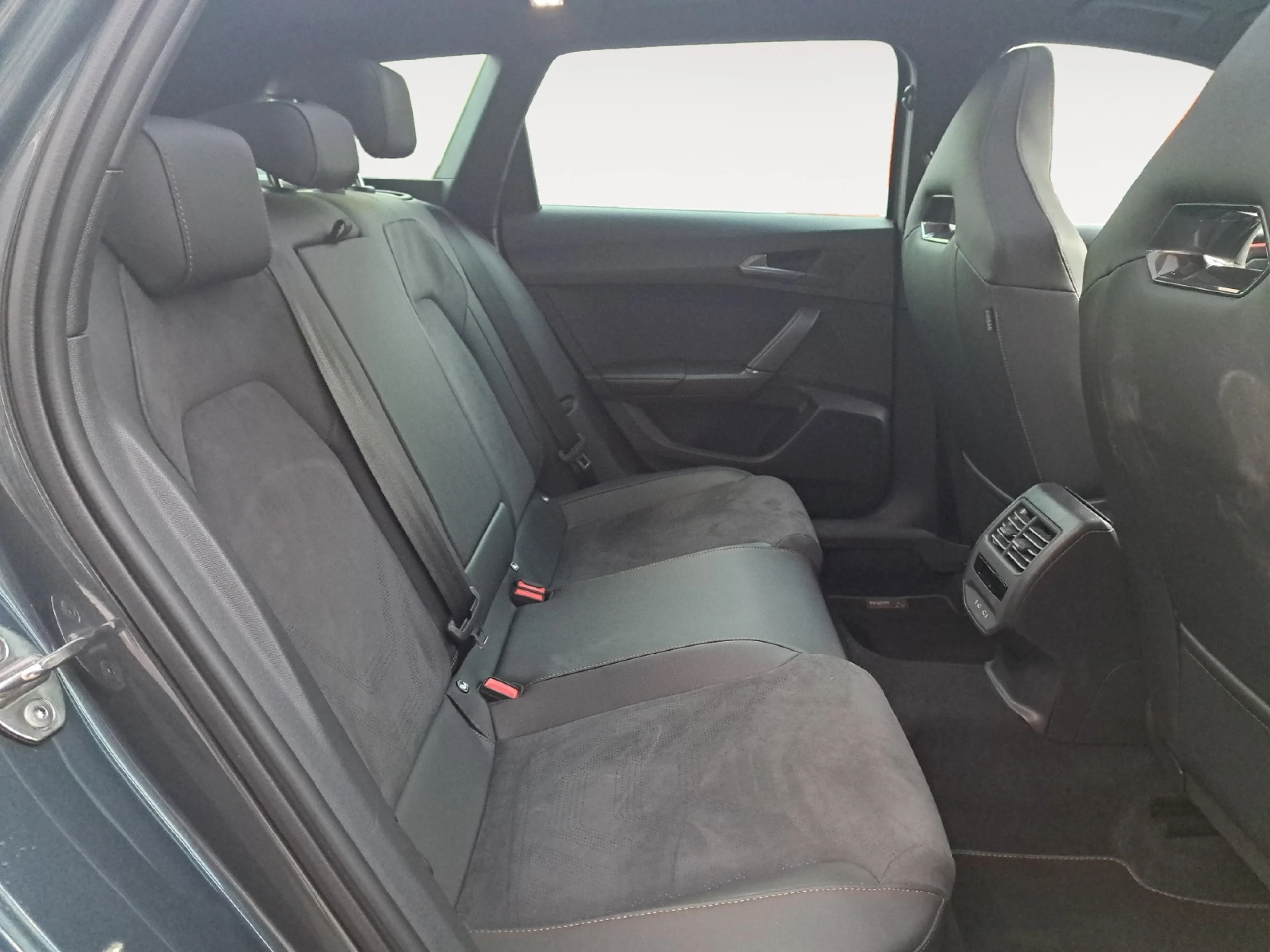 CUPRA LEON 1.5 ETSI 110KW (150CV) DSG - Foto 6