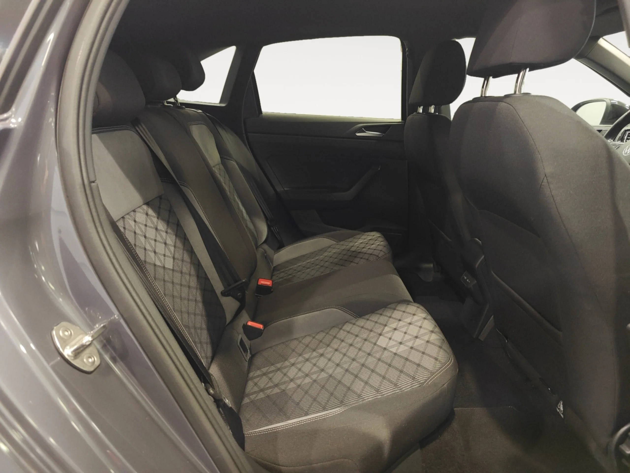 VOLKSWAGEN TAIGO R LINE 1.0 TSI 81KW (110CV) DSG - Foto 6