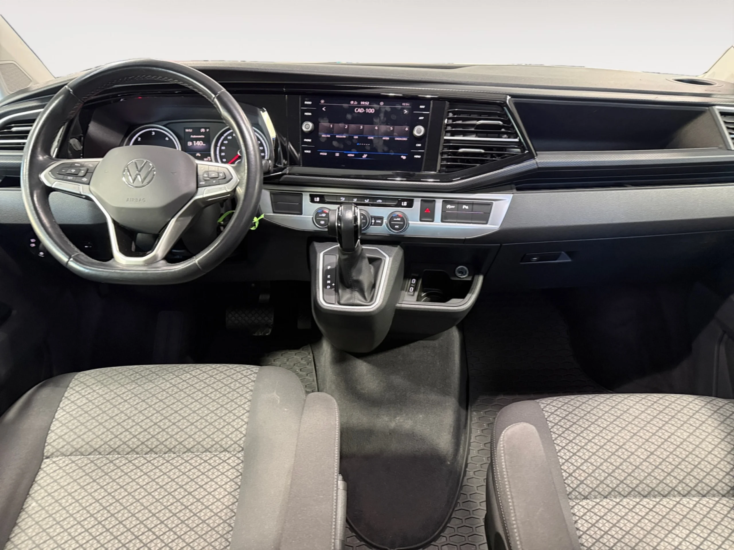 VOLKSWAGEN Multivan PREMIUM CORTO 2.0 TDI 150KW BMT DSG - Foto 4