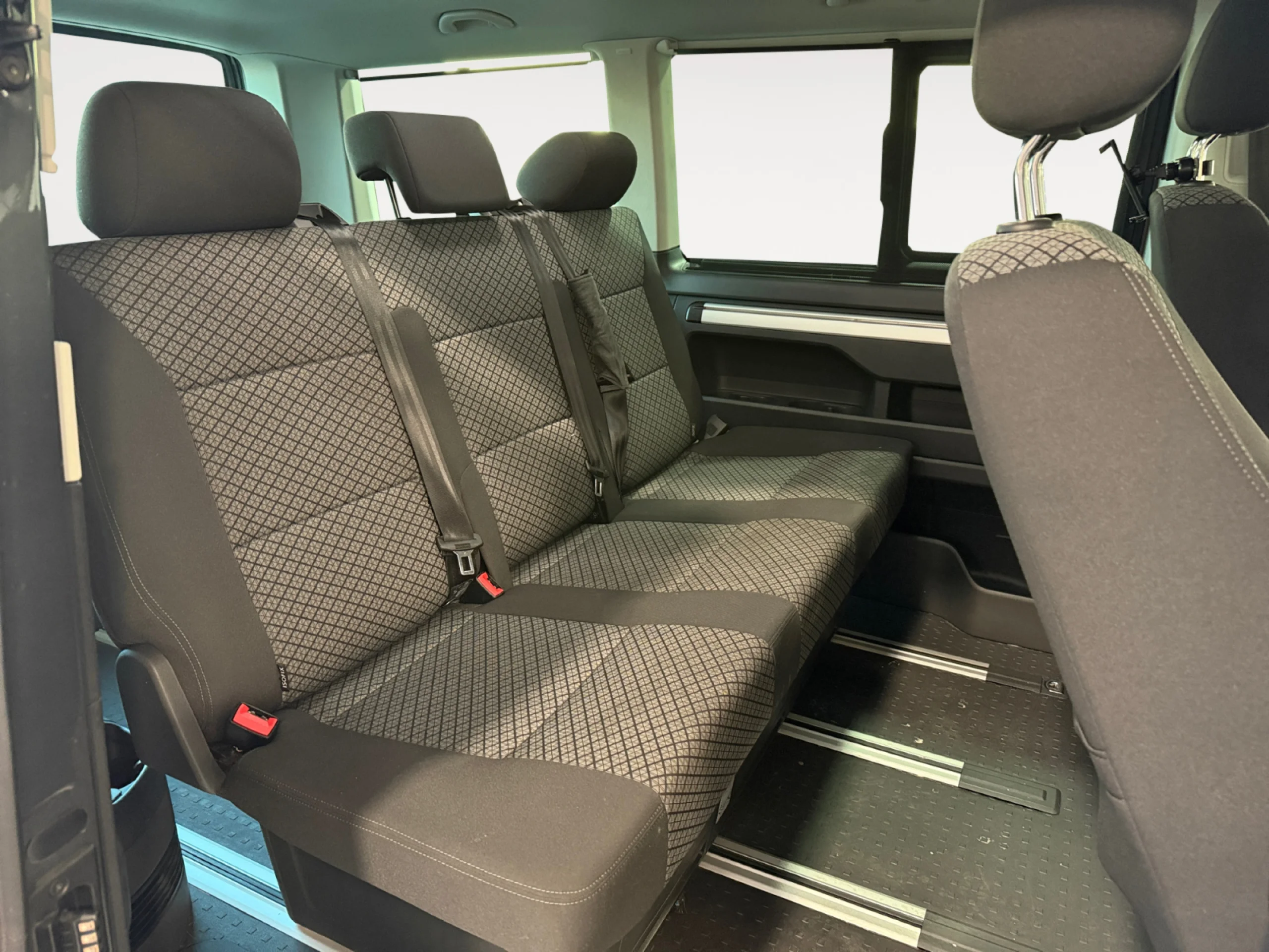 VOLKSWAGEN Multivan PREMIUM CORTO 2.0 TDI 150KW BMT DSG - Foto 6