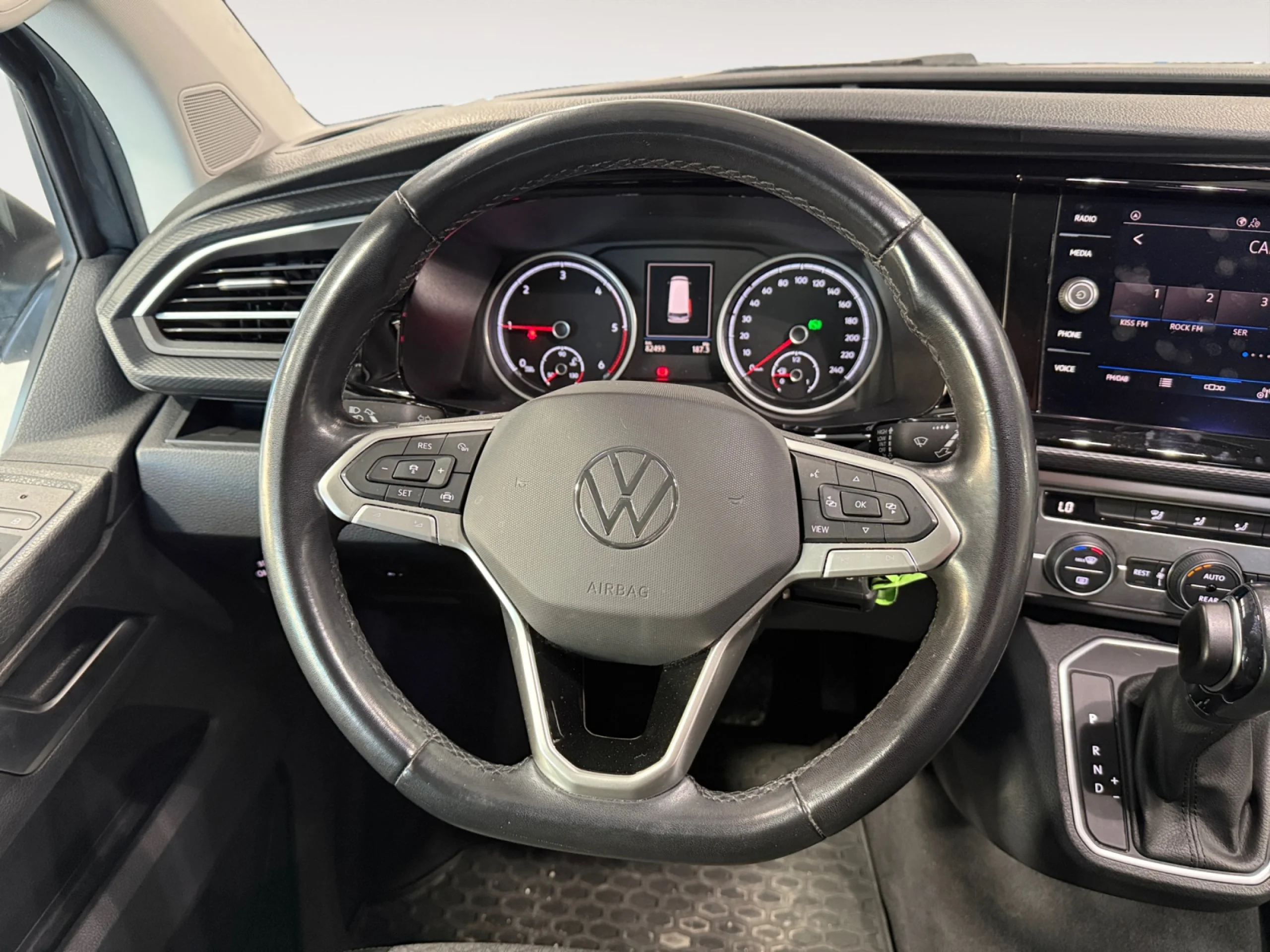 VOLKSWAGEN Multivan PREMIUM CORTO 2.0 TDI 150KW BMT DSG - Foto 11