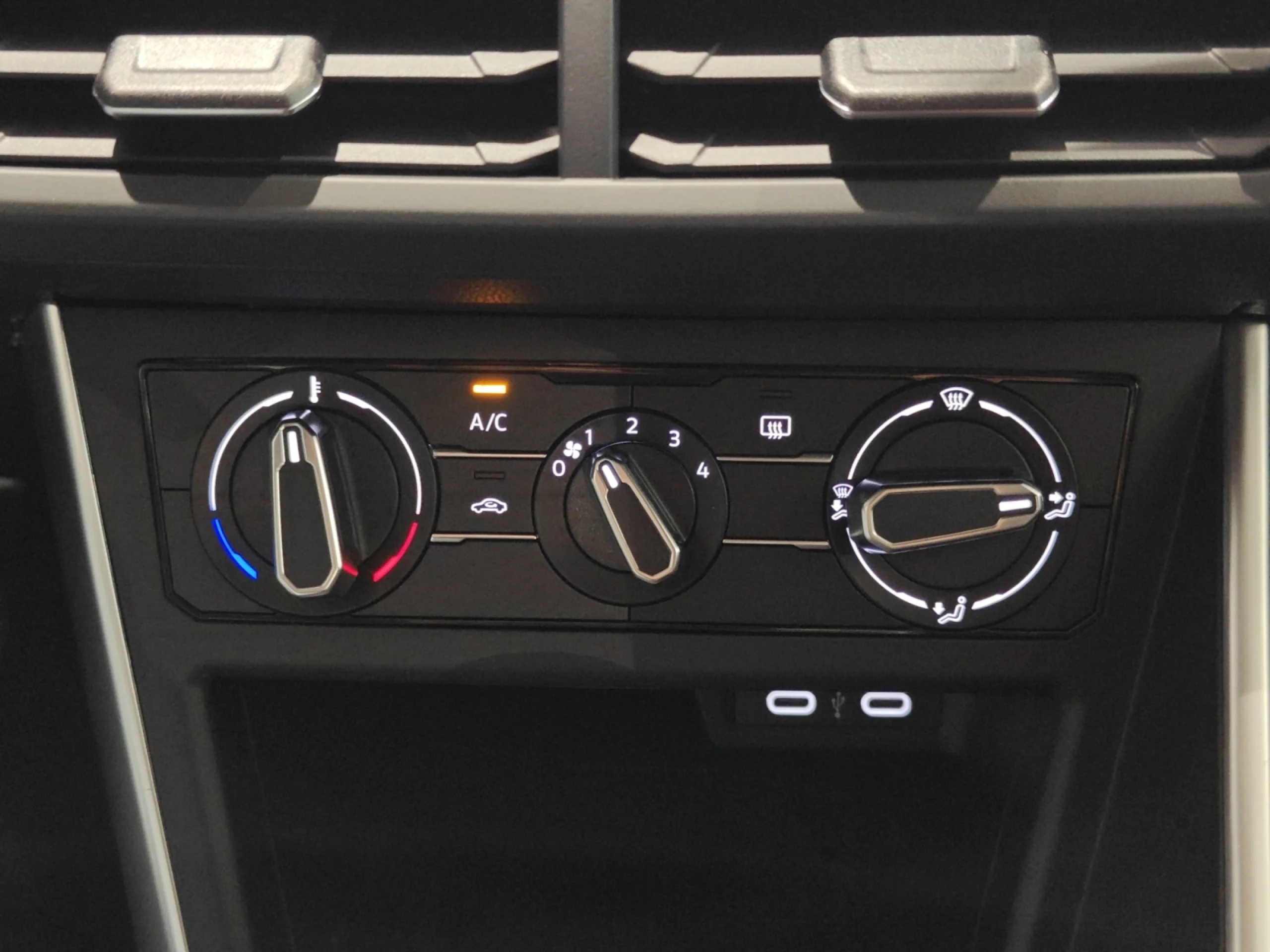 VOLKSWAGEN POLO MATCH 1.0 TSI 70KW (95CV) - Foto 20