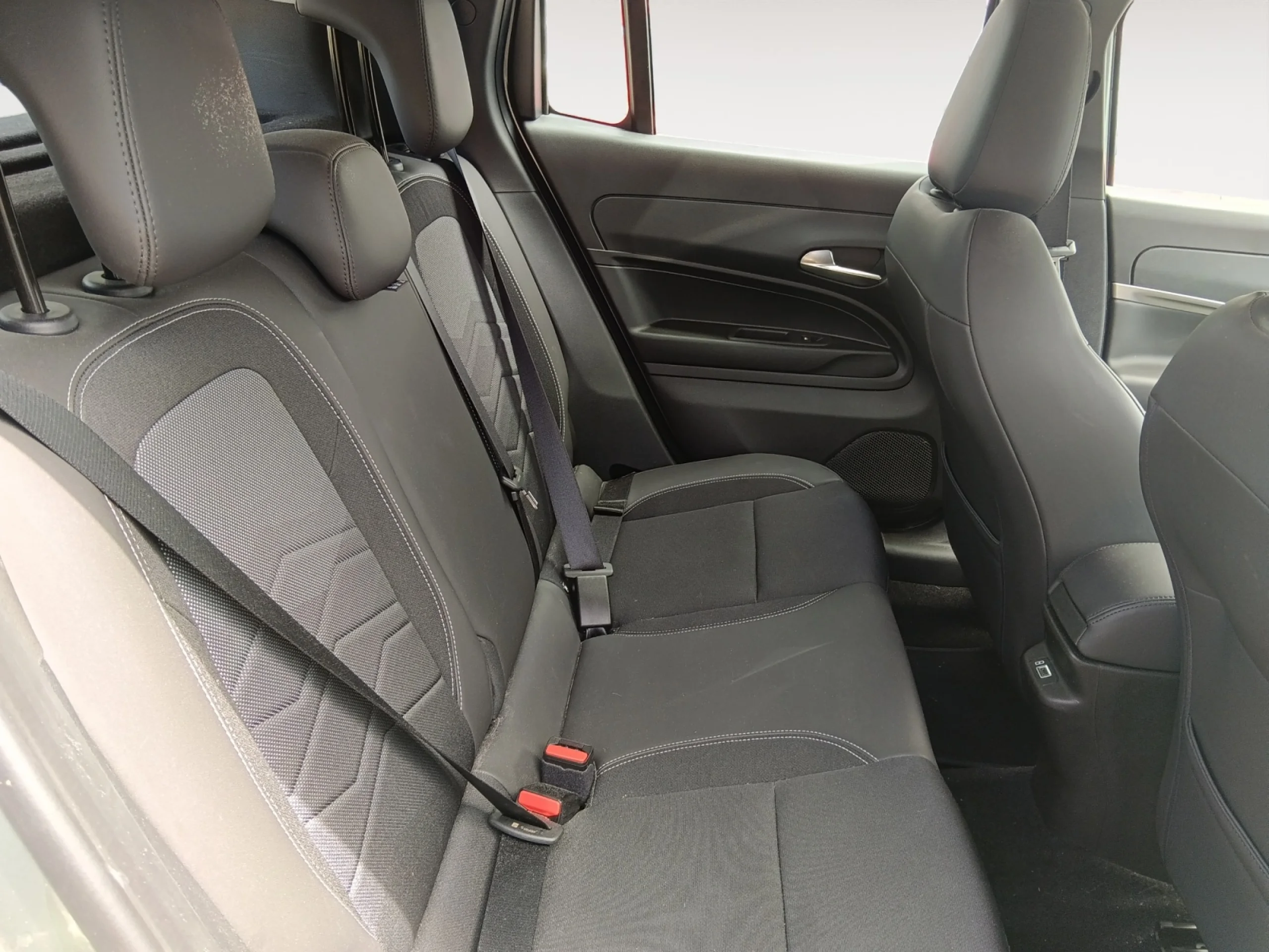 JEEP AVENGER 1.2 G 74KW (100CV) ALTITUDE - Foto 5