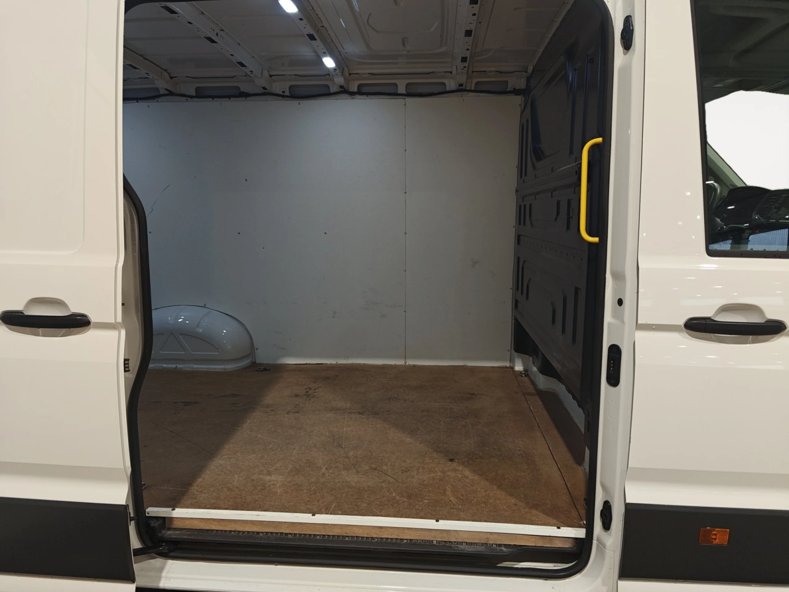 VOLKSWAGEN CRAFTER 35 FURGÓN BL TA L4H3 2.0TDI 103KW AUTO - Foto 6