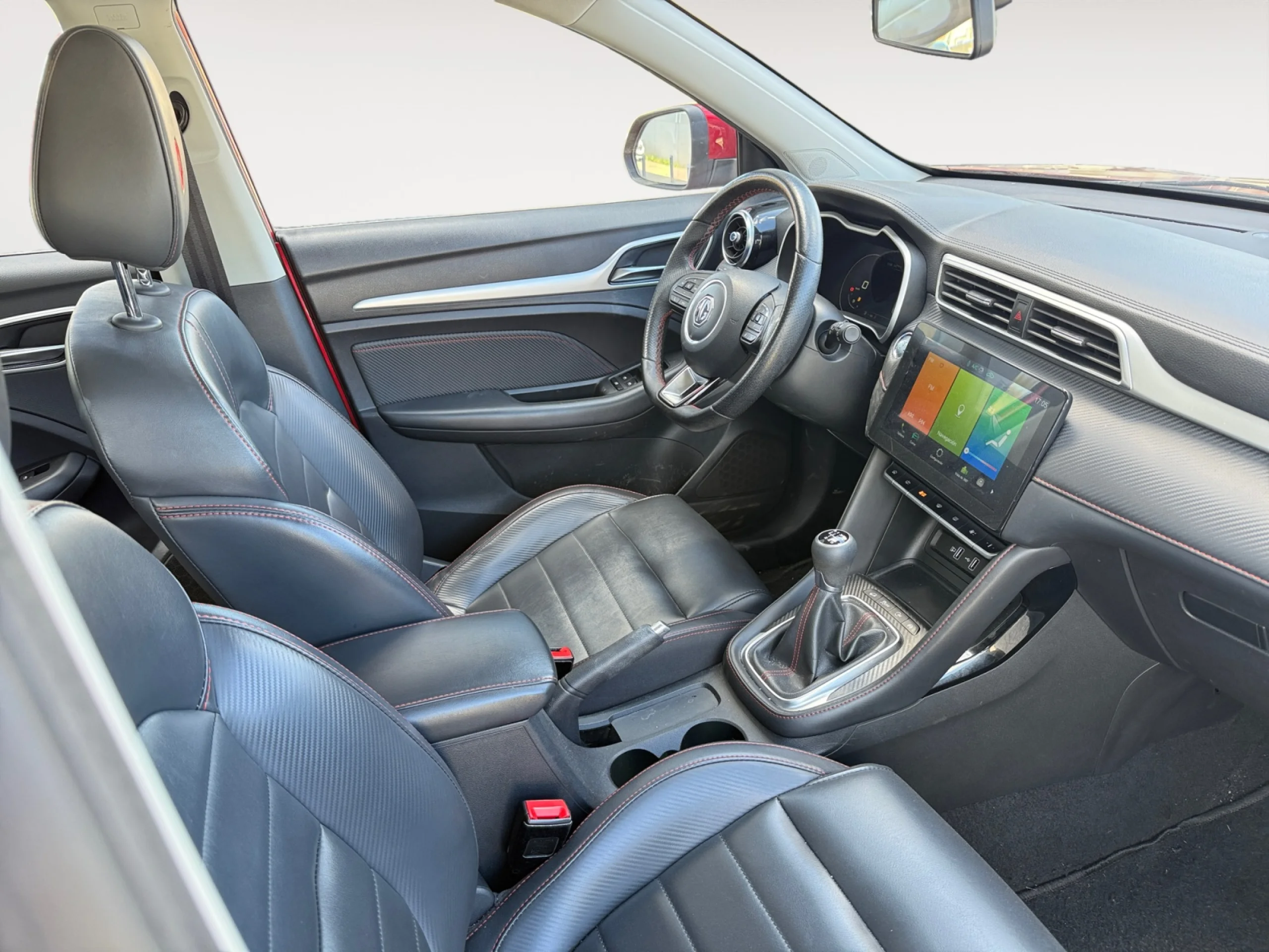 MG Zs 1.0T LUXURY - Foto 5