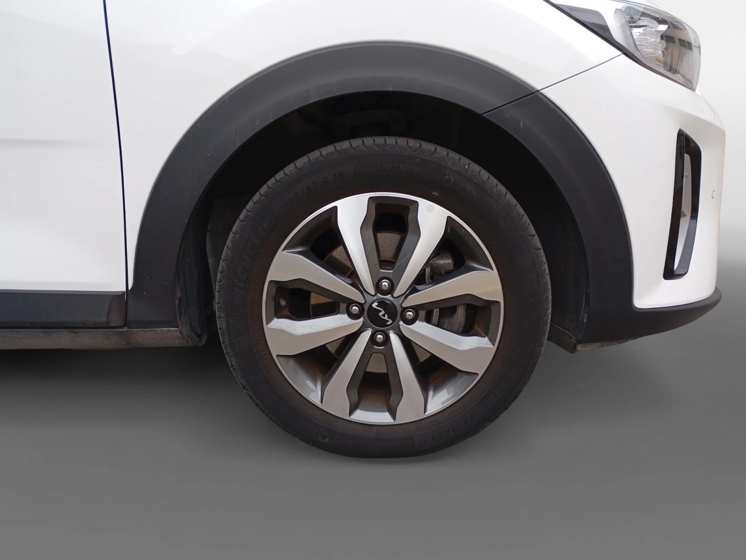 KIA STONIC 1.0 T GDI 88KW (120CV) MHEV IMT DRIVE - Foto 8