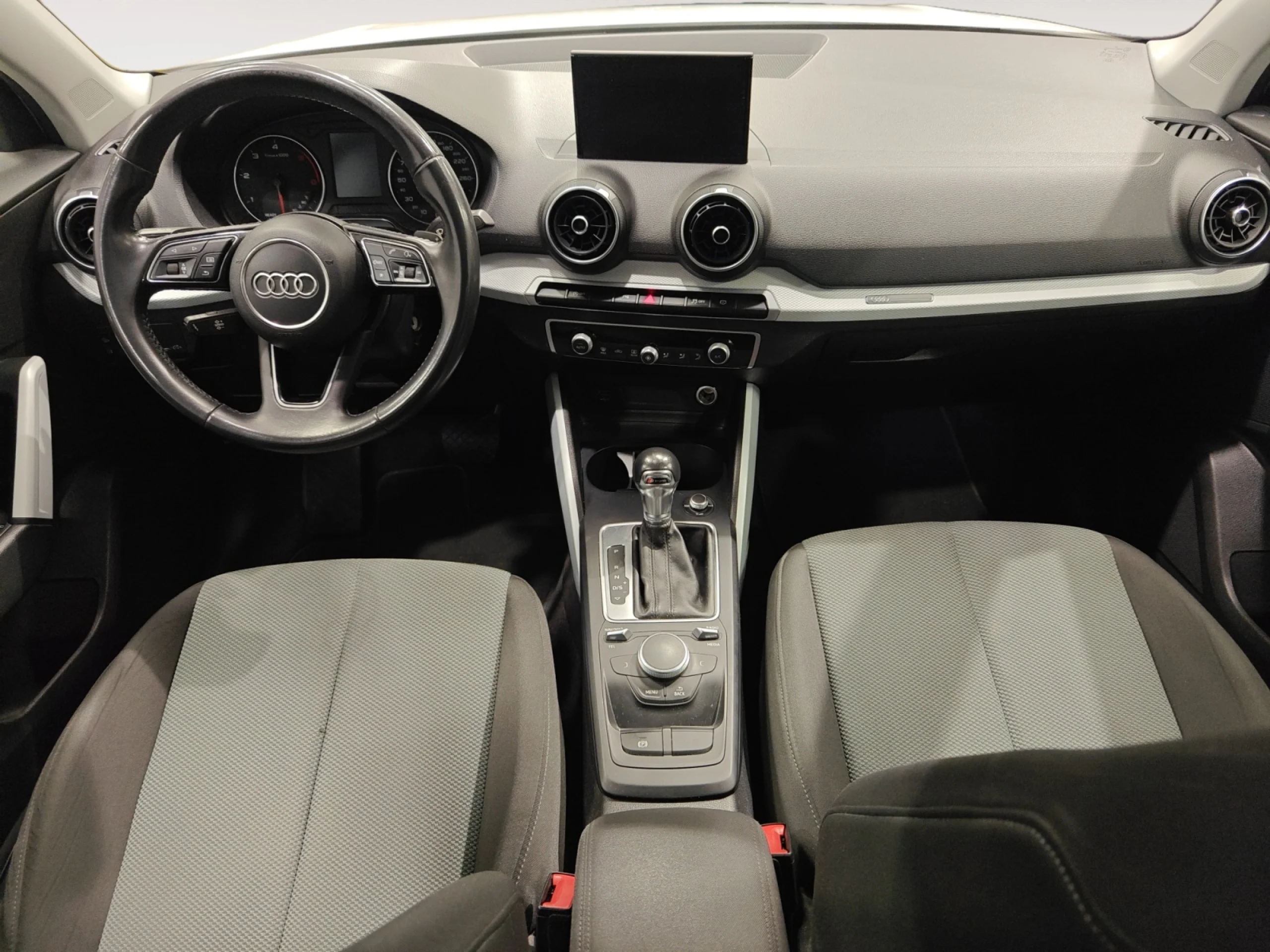 AUDI Q2 DESIGN 35 TDI 110KW (150CV) S TRONIC - Foto 4