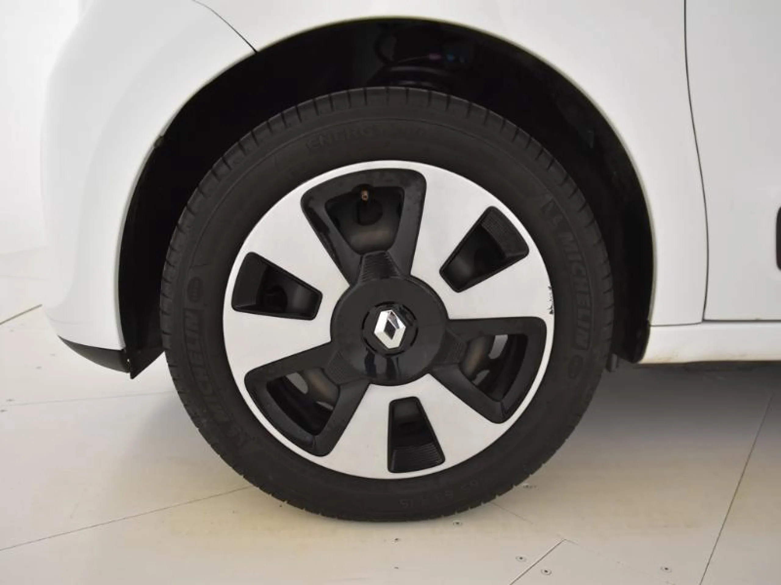 RENAULT TWINGO LIMITED TCE 66KW (90CV)  18 - Foto 8