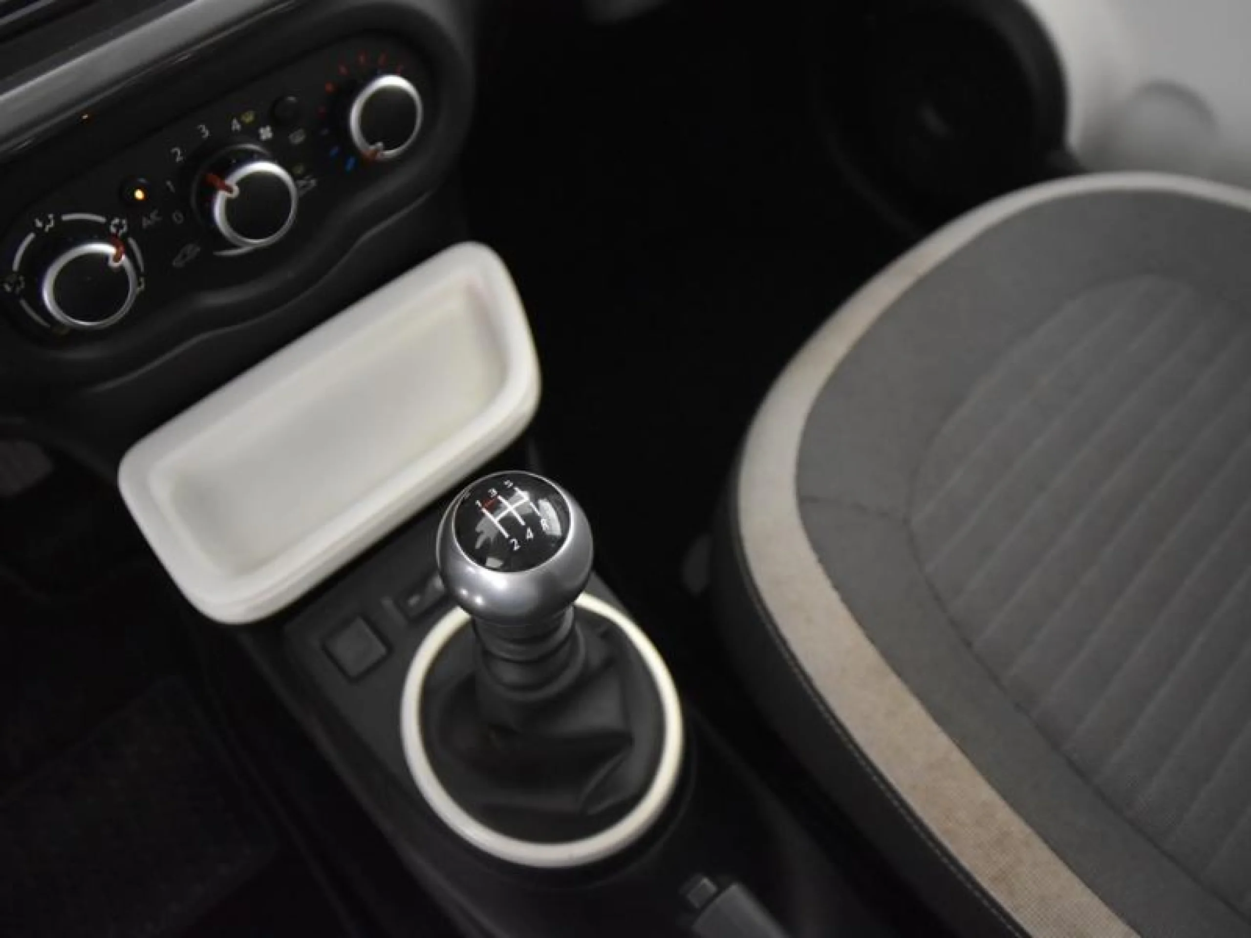 RENAULT TWINGO LIMITED TCE 66KW (90CV)  18 - Foto 10