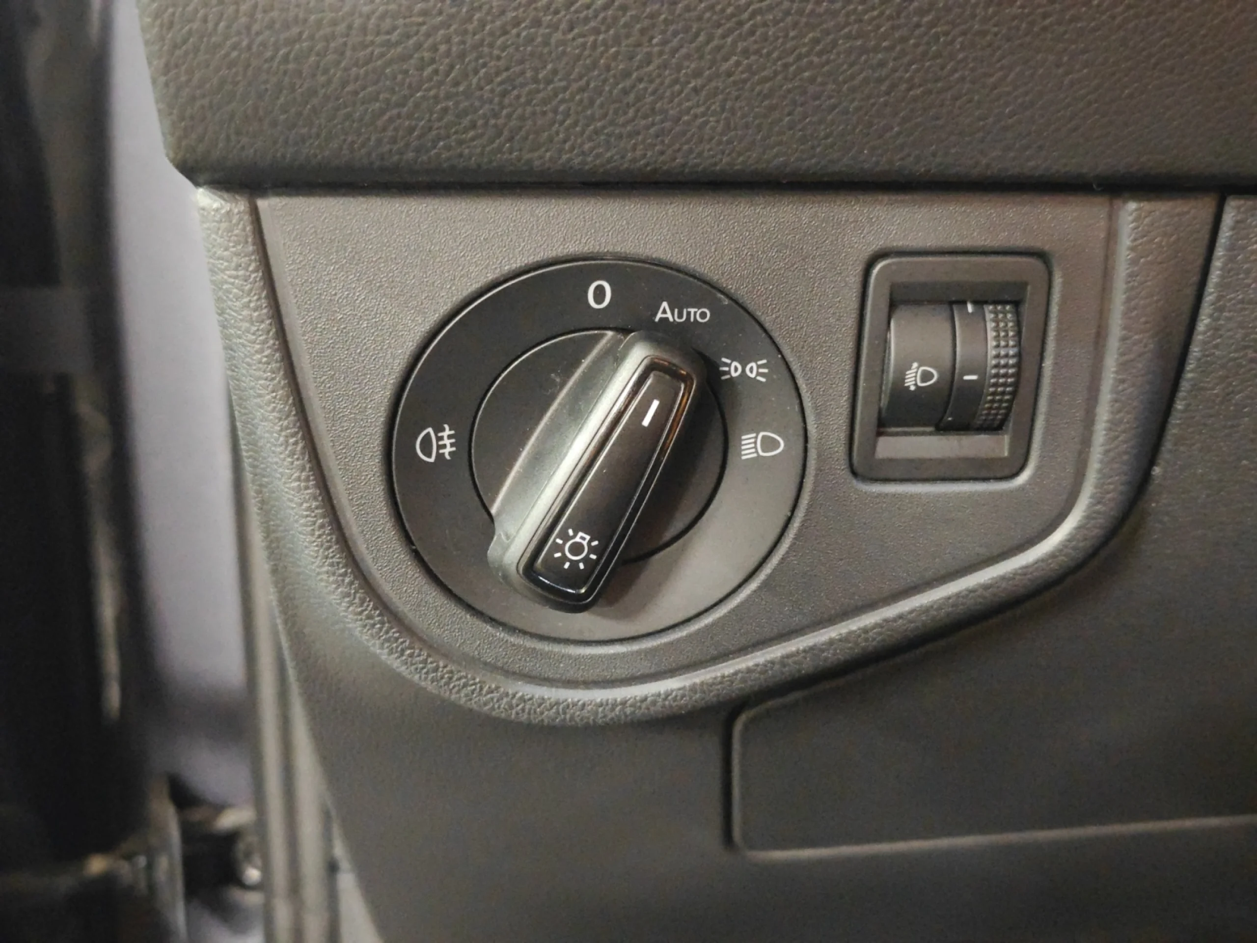 VOLKSWAGEN TAIGO ··MÁS·· 1.0 TSI 85KW (115CV) DSG - Foto 12