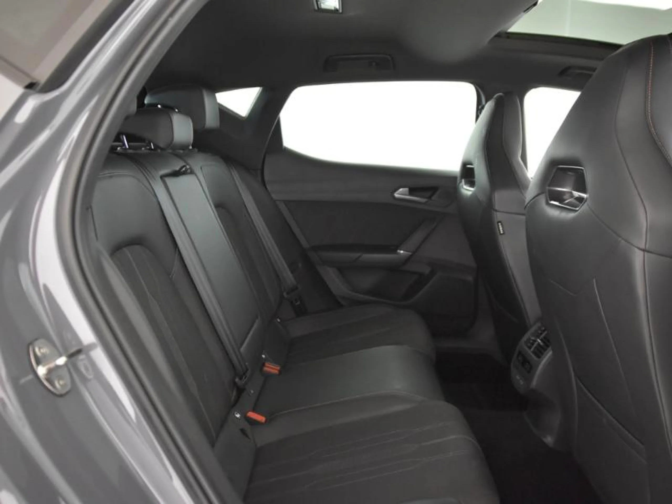 CUPRA LEON 1.4 E HYBRID 180KW (245CV) DSG - Foto 6