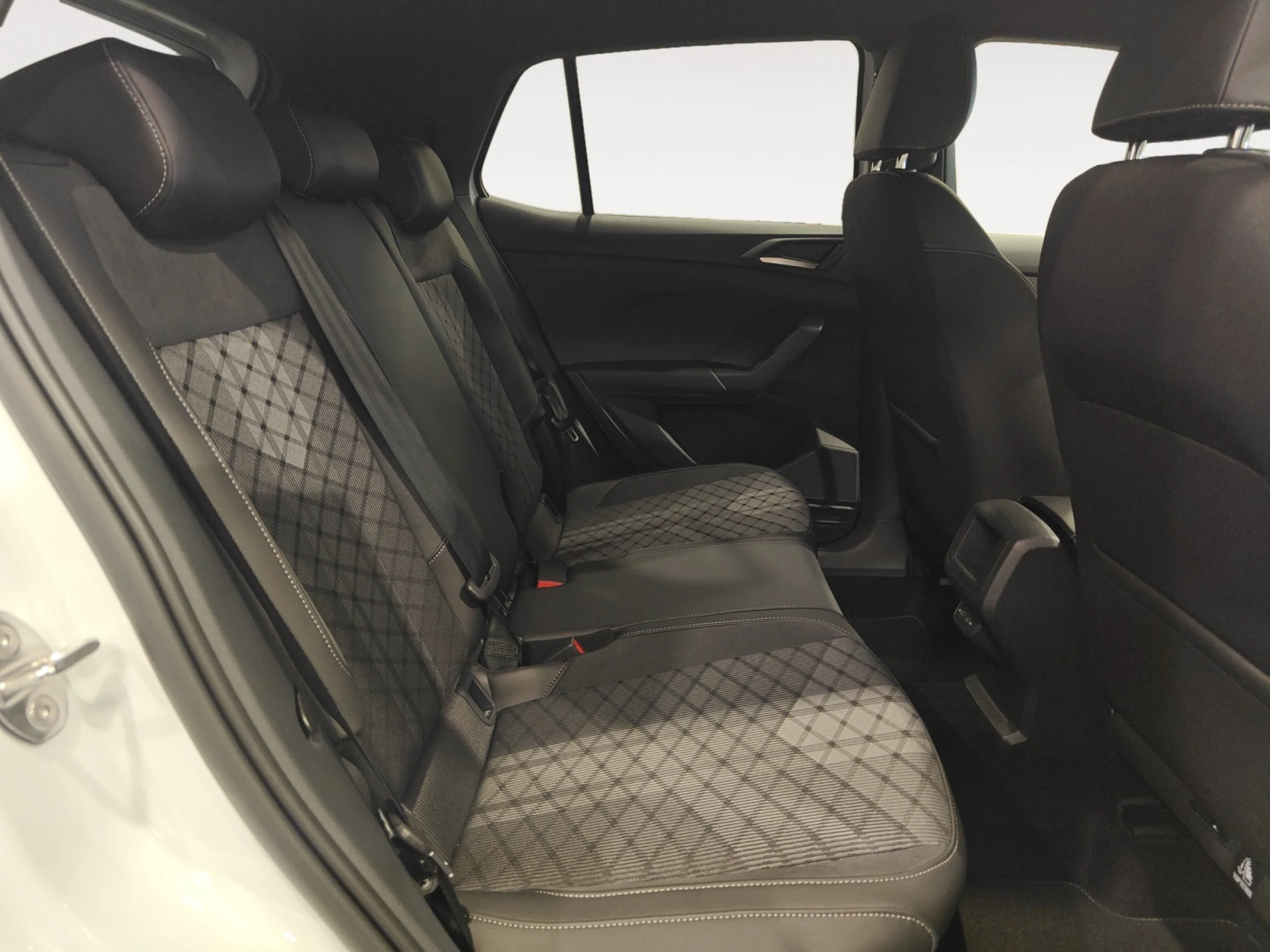 VOLKSWAGEN T CROSS R LINE 1.0 TSI 85KW (116CV) DSG - Foto 6