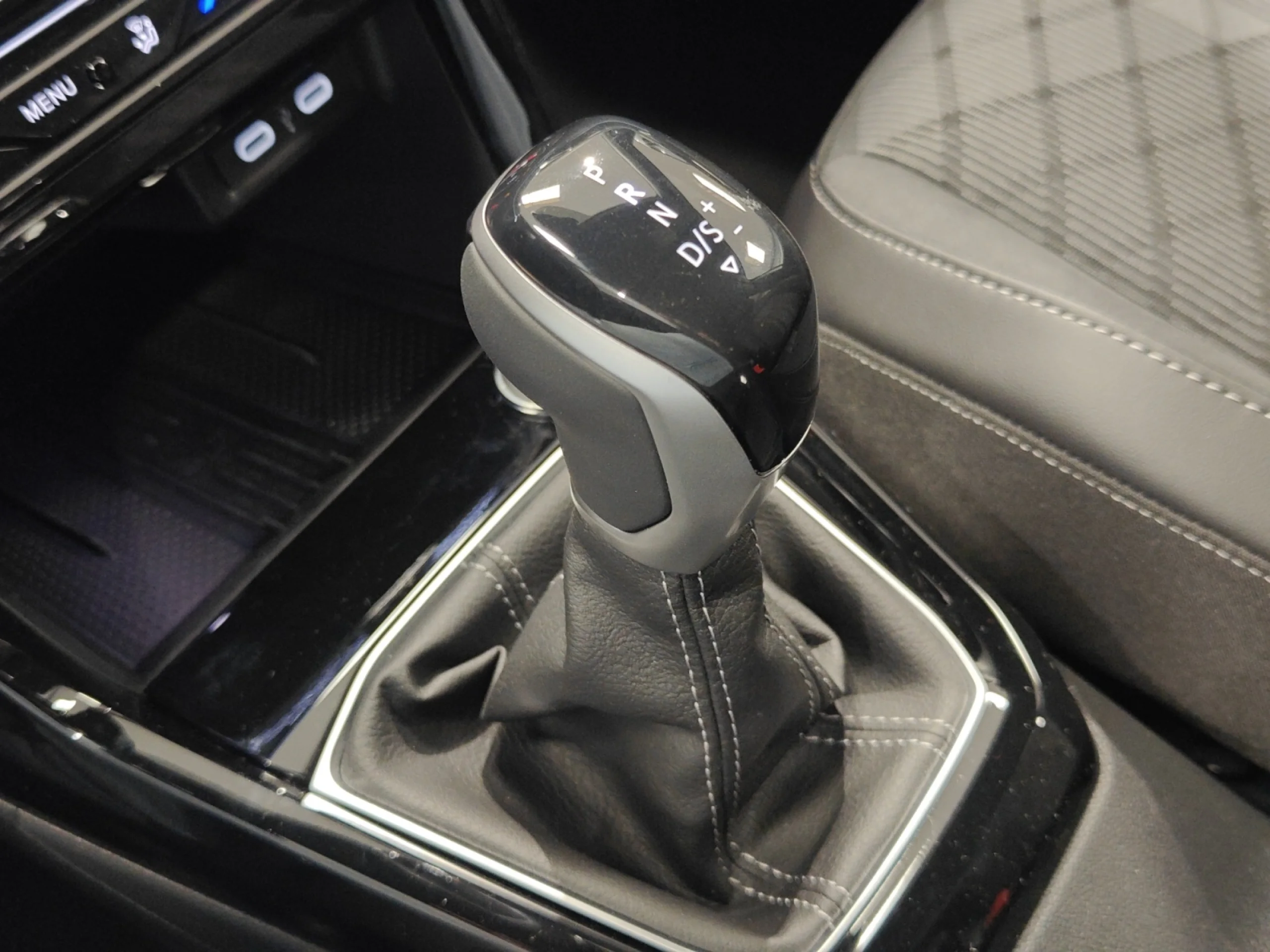 VOLKSWAGEN T CROSS R LINE 1.0 TSI 85KW (116CV) DSG - Foto 17