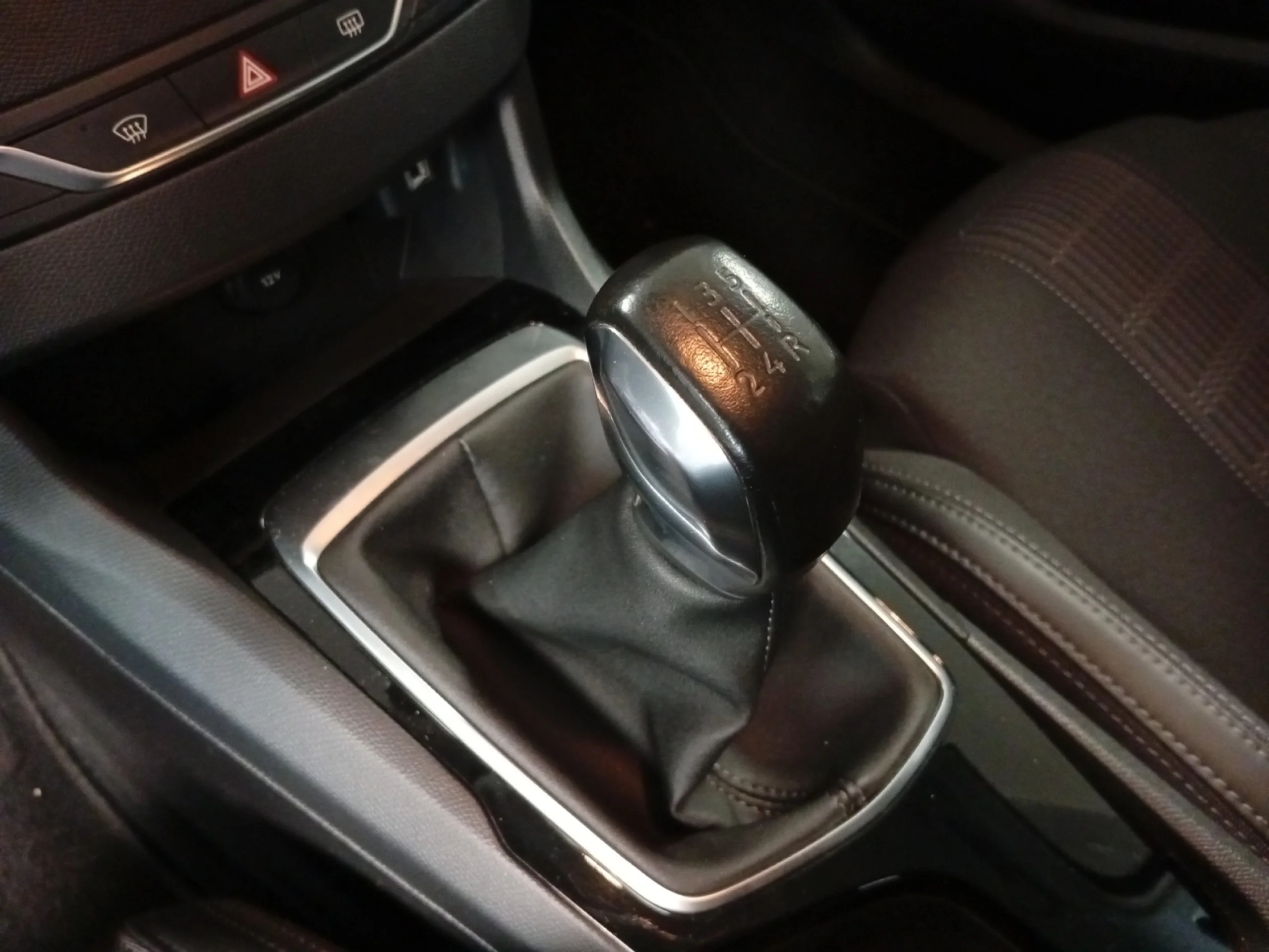 PEUGEOT 308 1.2 110CV - Foto 14