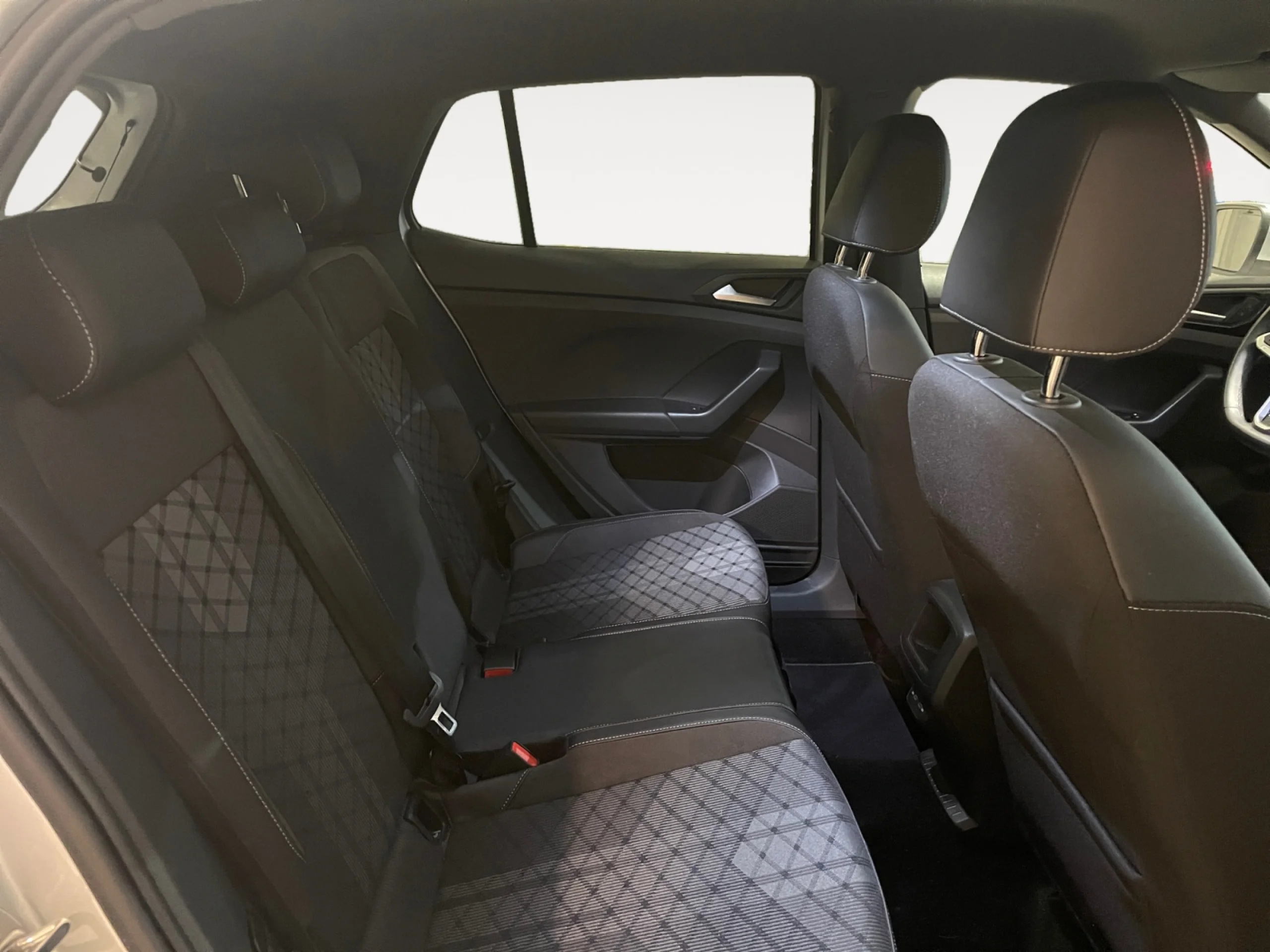 VOLKSWAGEN T CROSS R LINE 1.5 TSI 110KW (150CV) DSG - Foto 6