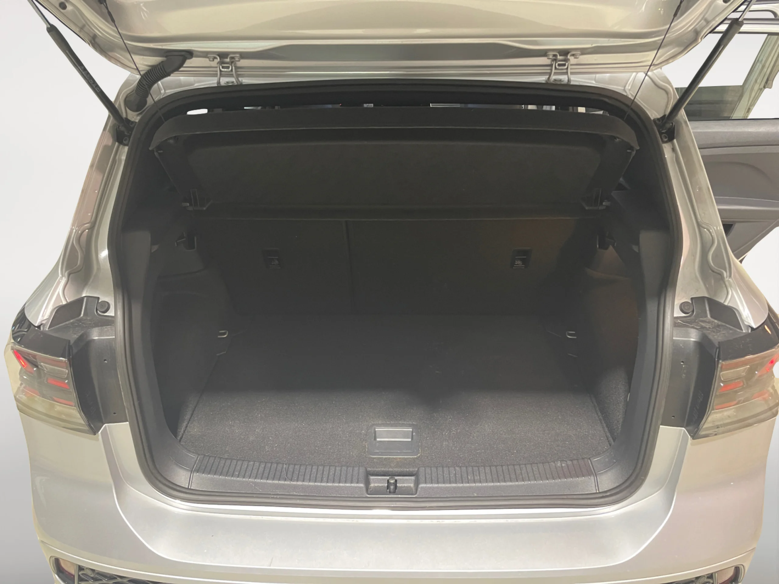 VOLKSWAGEN T CROSS R LINE 1.5 TSI 110KW (150CV) DSG - Foto 7