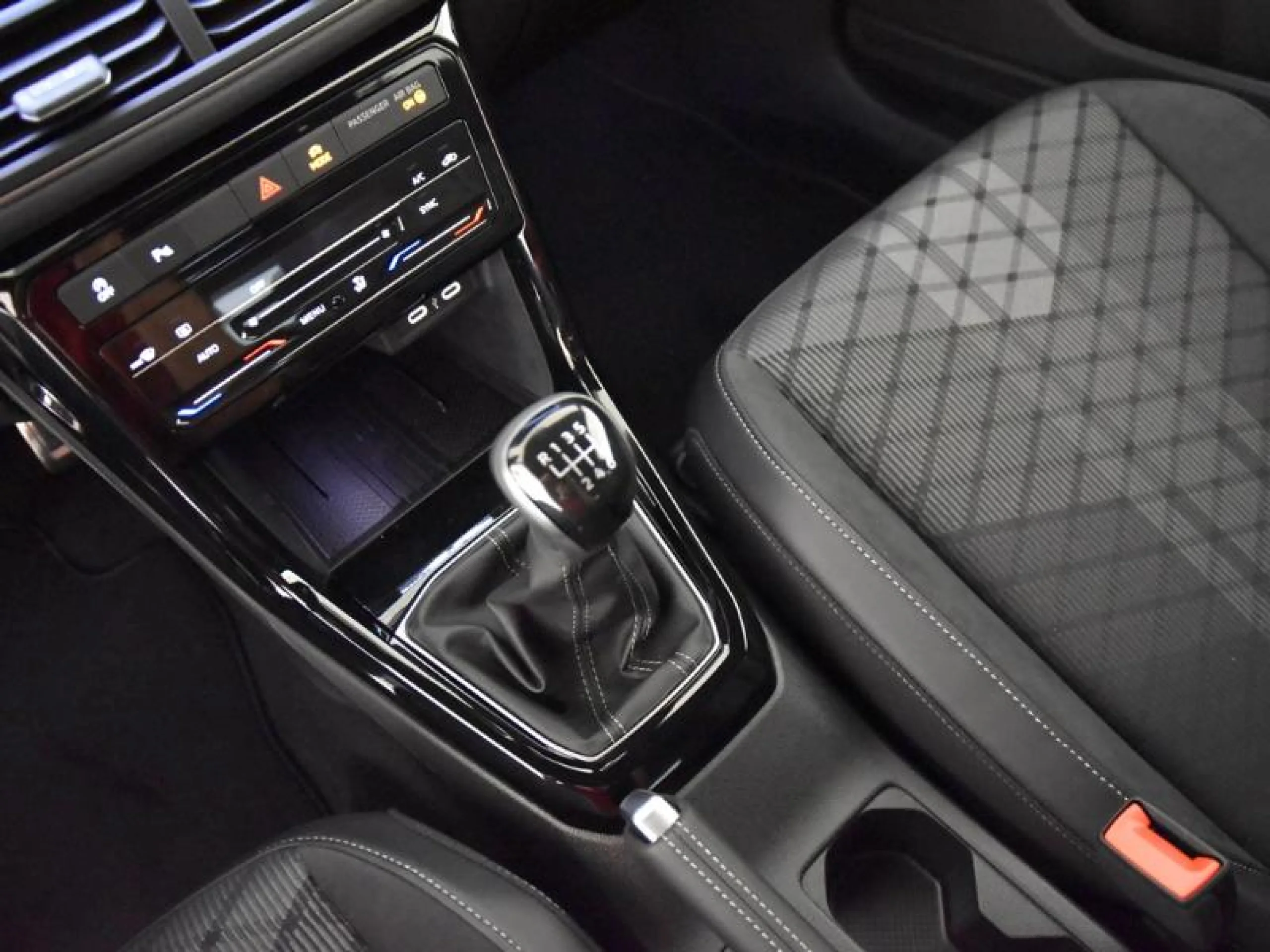 VOLKSWAGEN T CROSS T CROSS R LINE  1.0 TSI 85 KW (116 CV)  6 VEL. - Foto 10