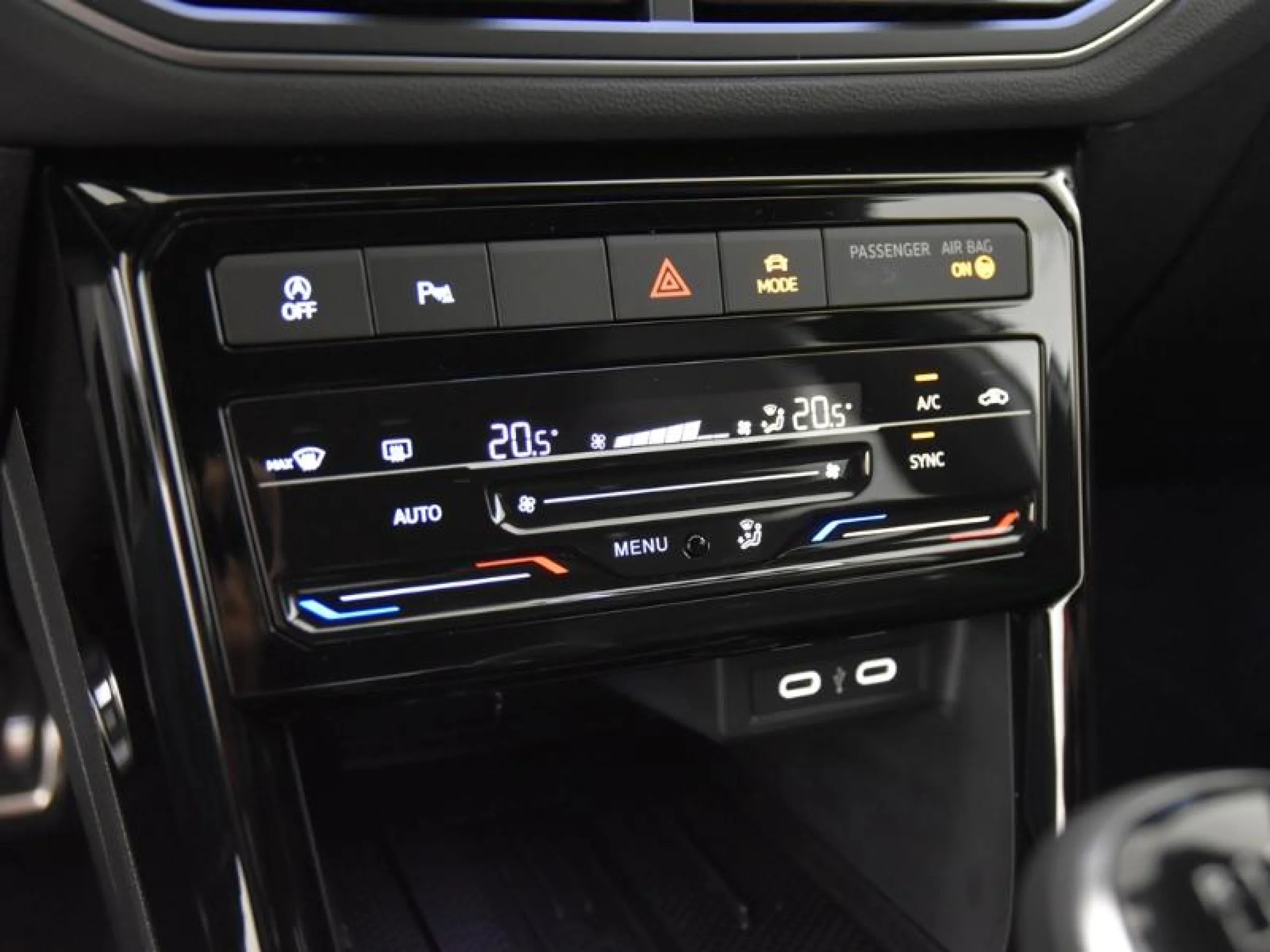 VOLKSWAGEN T CROSS T CROSS R LINE  1.0 TSI 85 KW (116 CV)  6 VEL. - Foto 11