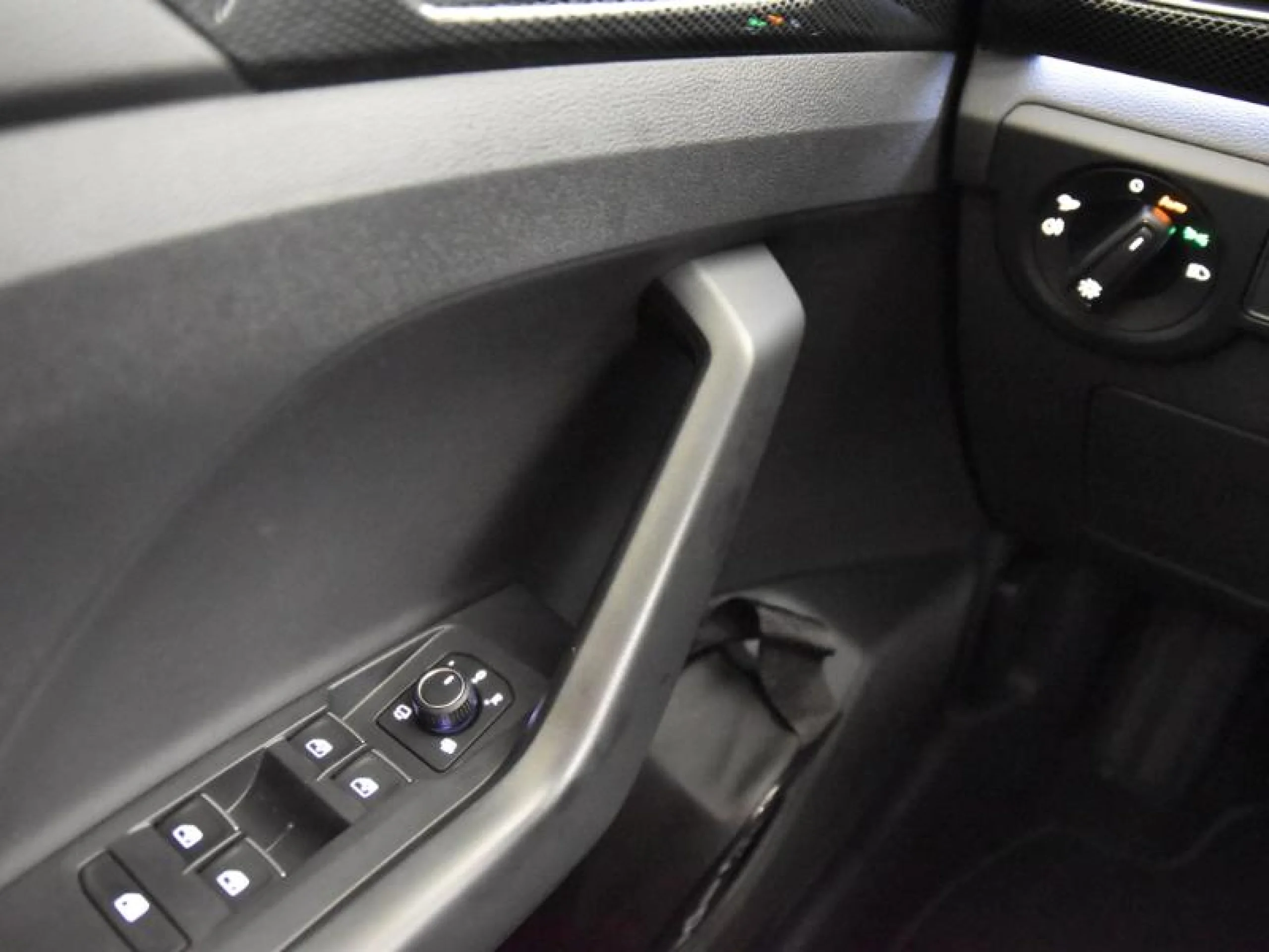 VOLKSWAGEN T CROSS T CROSS R LINE  1.0 TSI 85 KW (116 CV)  6 VEL. - Foto 15