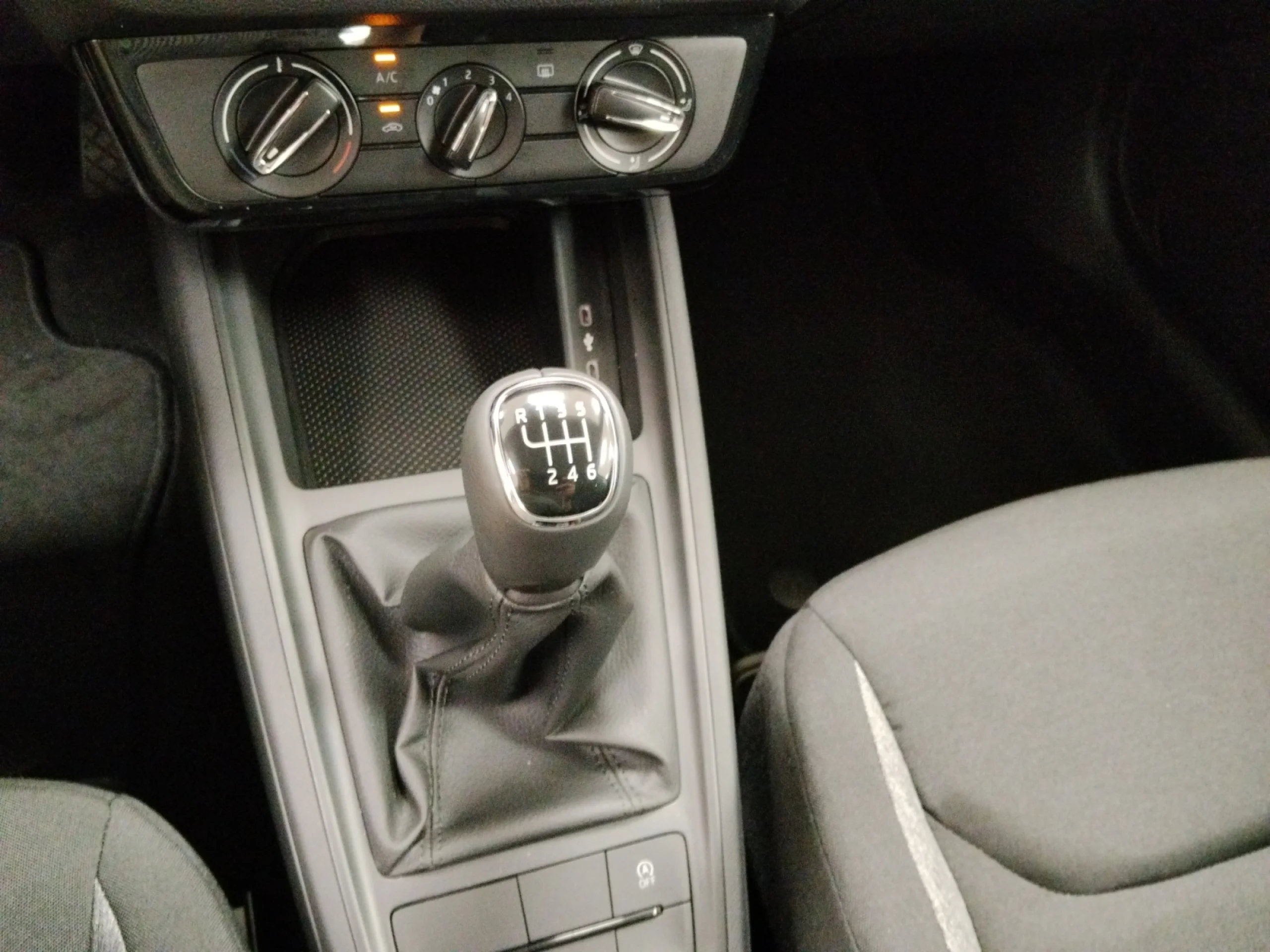 SKODA KAMIQ 1.0 TSI 85KW (115CV) GO - Foto 17