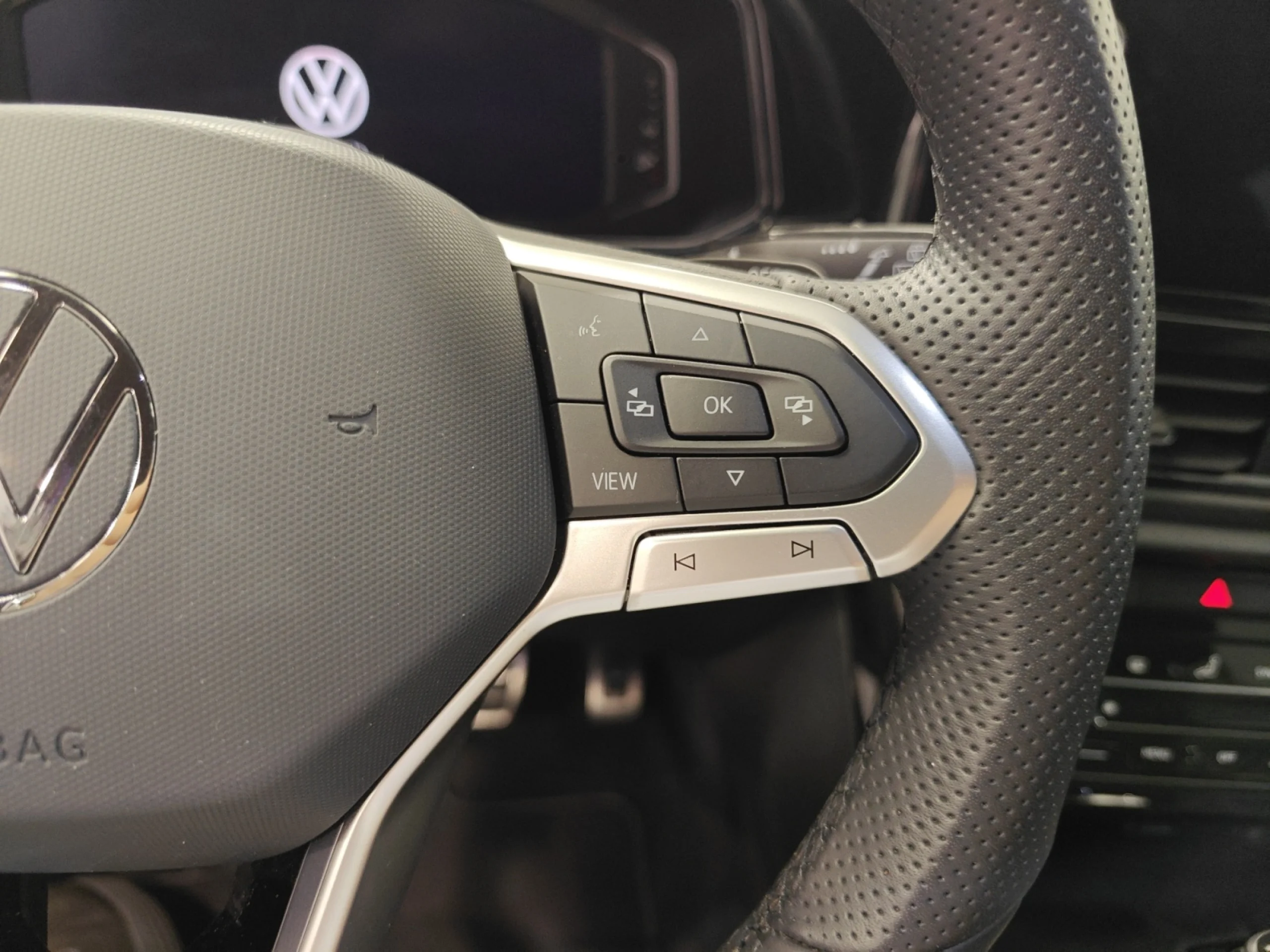 VOLKSWAGEN T ROC R LINE 1.5 TSI 110KW (150CV) DSG - Foto 10