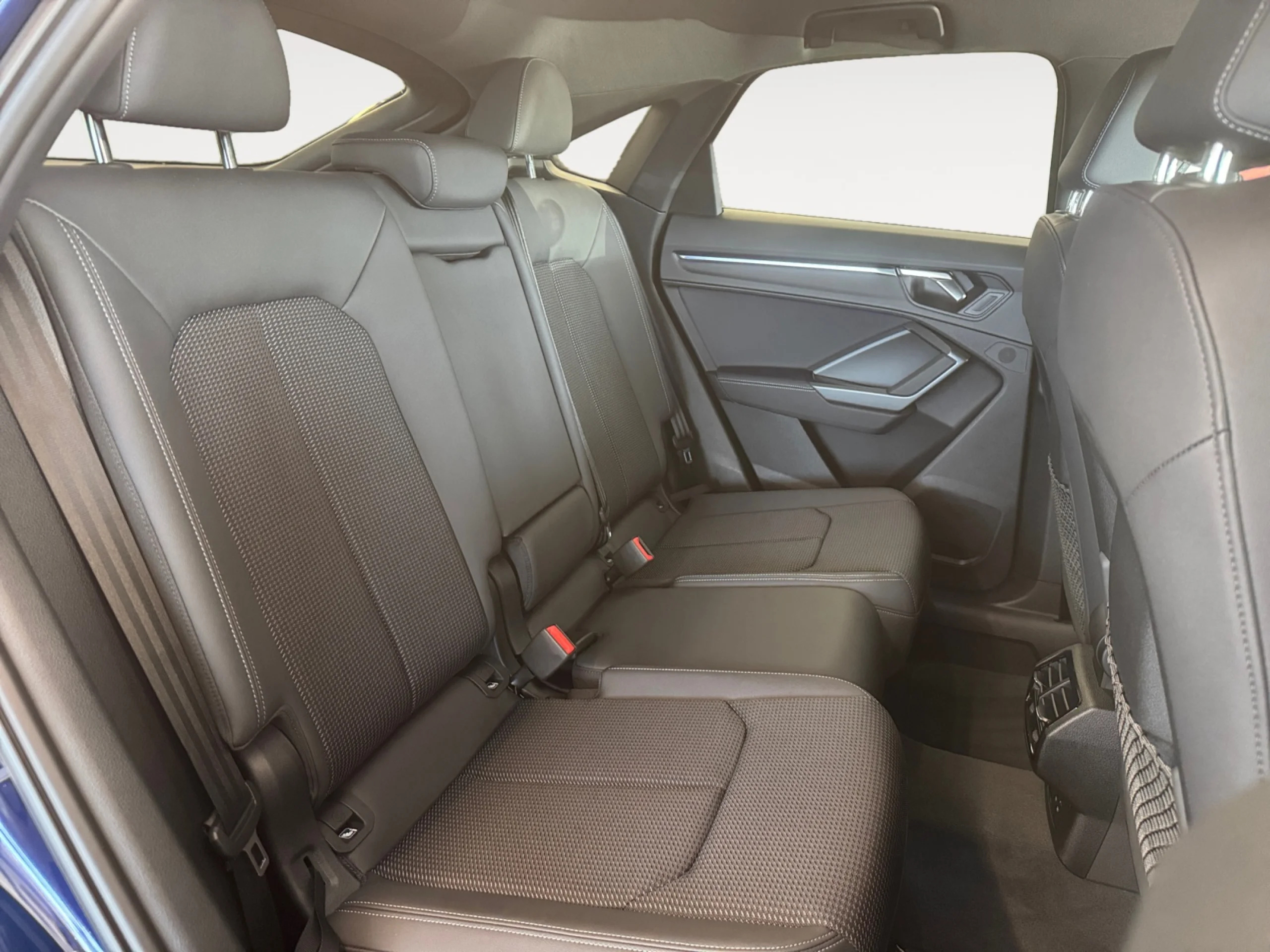 AUDI Q3 SPORTBACK 35 TFSI 110KW(150CV) S TRONIC BLACK LINE - Foto 6