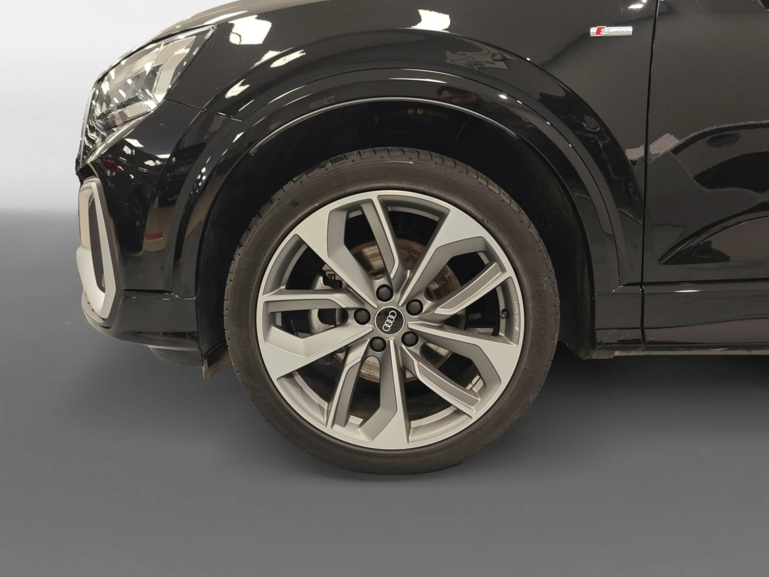 AUDI Q2 ADRENALIN 35 TFSI 110KW (150CV) S TRONIC - Foto 8