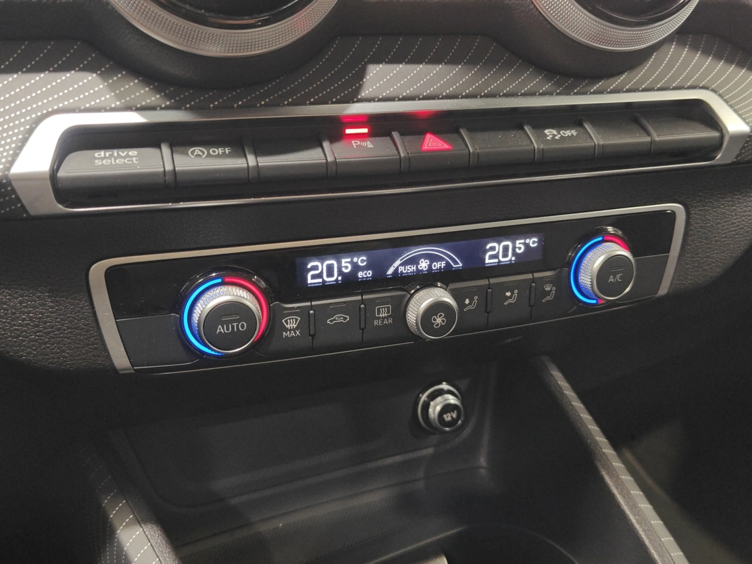 AUDI Q2 ADRENALIN 35 TFSI 110KW (150CV) S TRONIC - Foto 20