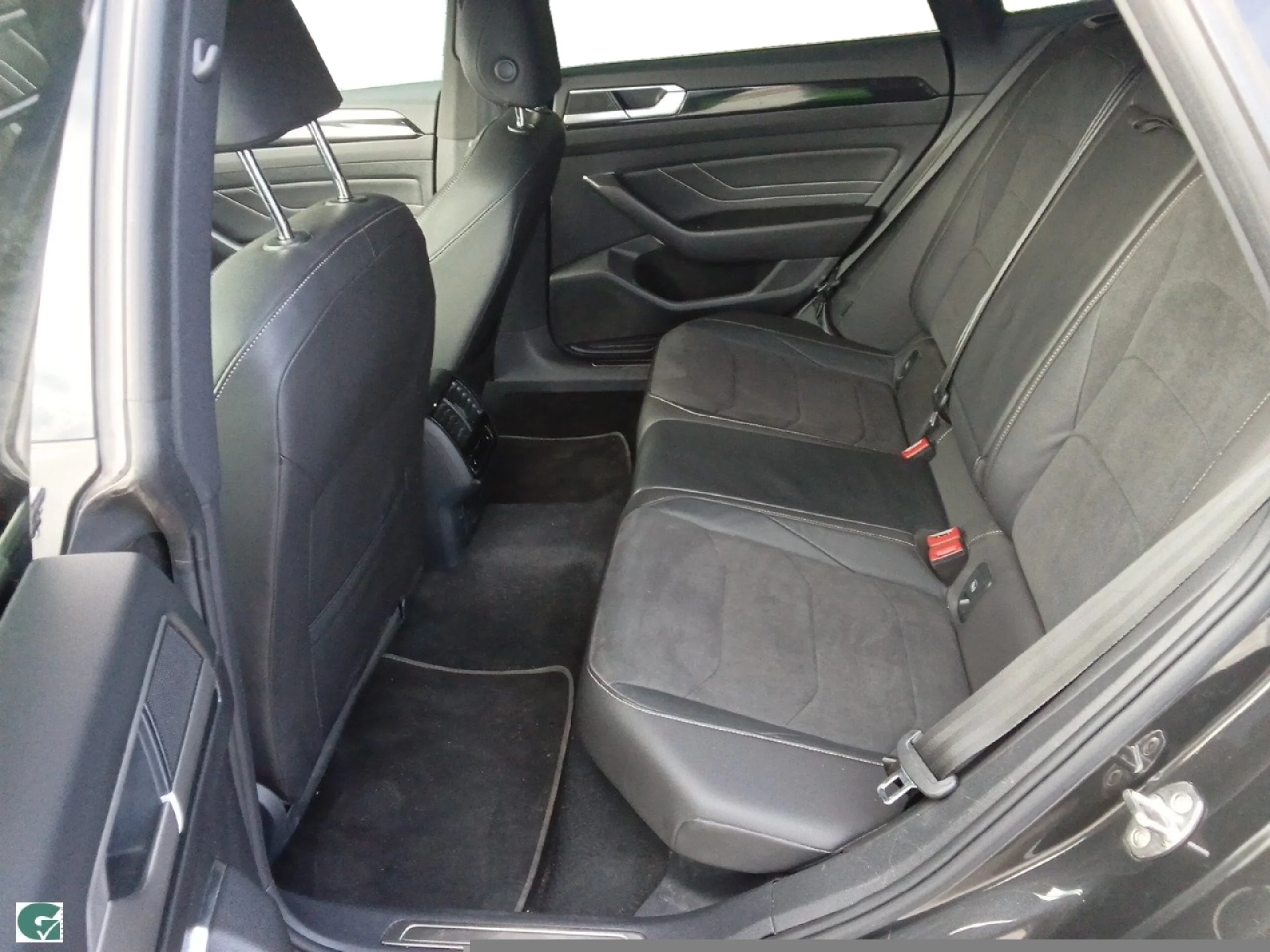 VOLKSWAGEN ARTEON R LINE 2.0 TDI 110KW (150CV) DSG SB - Foto 7