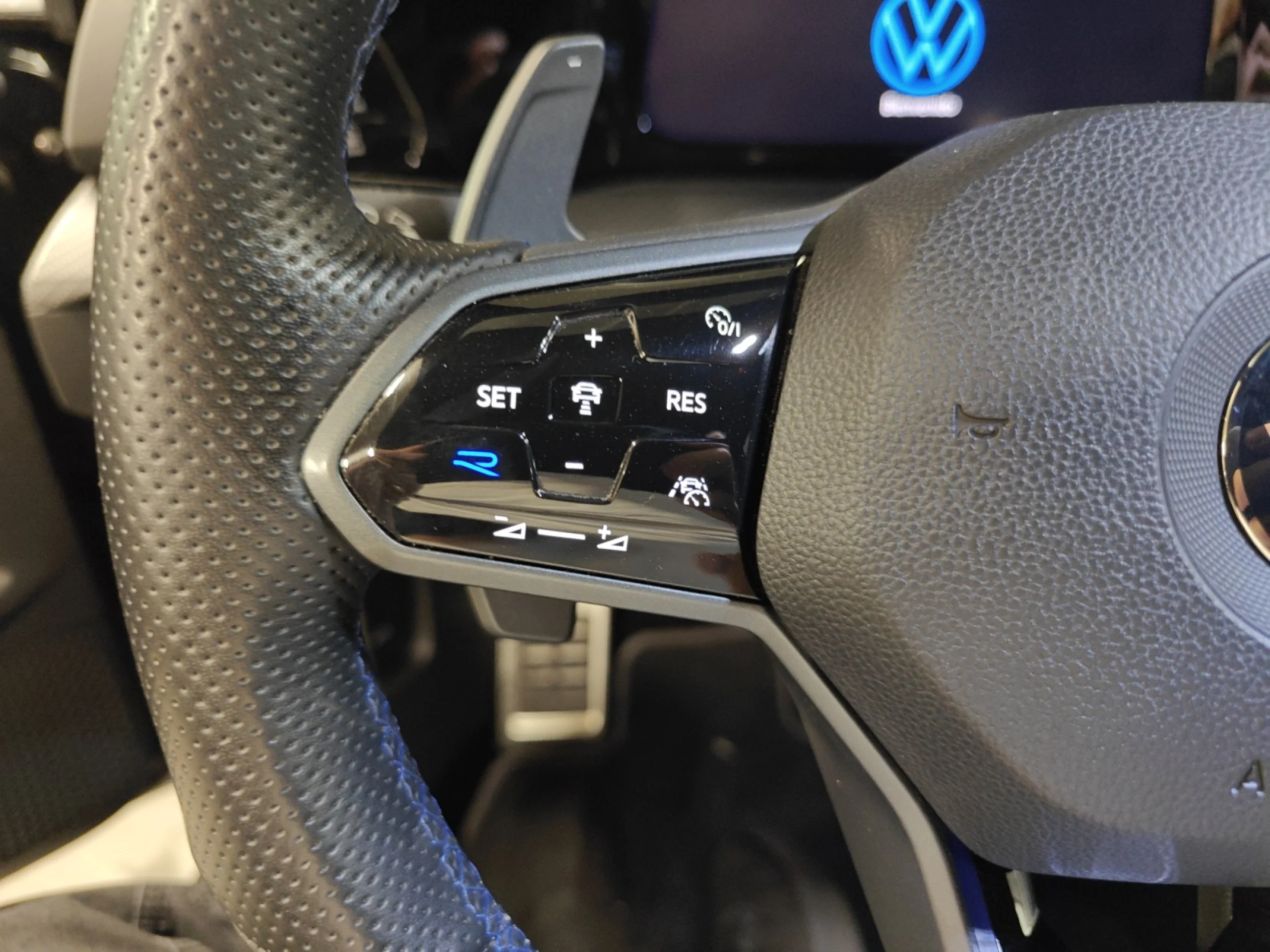 VOLKSWAGEN GOLF R 2.0 TSI 235KW (320CV) 4MOTION DSG - Foto 11