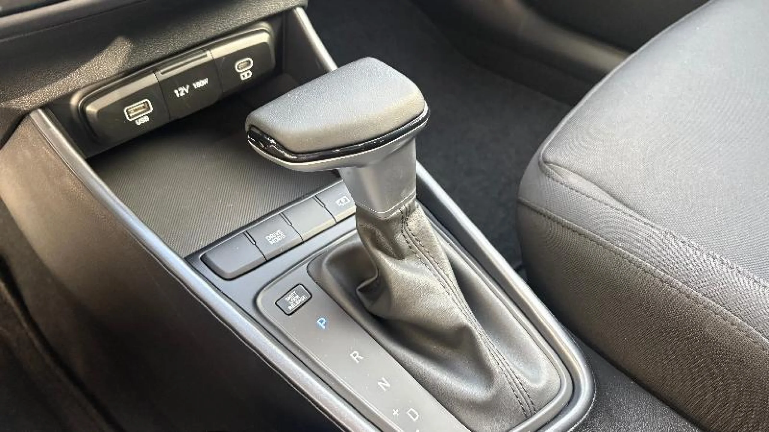 HYUNDAI BAYON 1.0 TGDI 74KW (100CV) 48V MAXX DCT - Foto 19