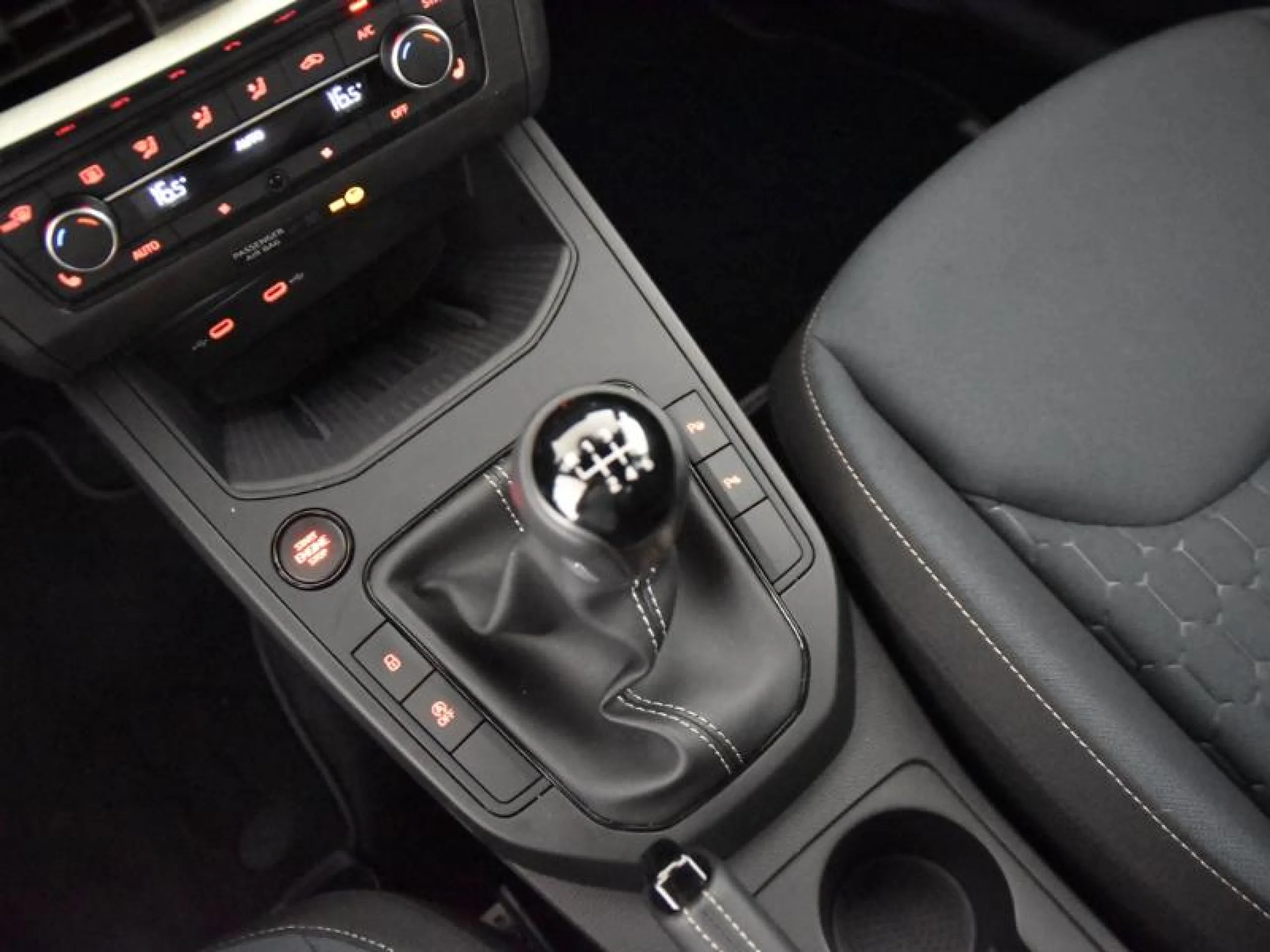 SEAT ARONA 1.0 TSI 85KW (115CV) START&STOP STYLE+ - Foto 10